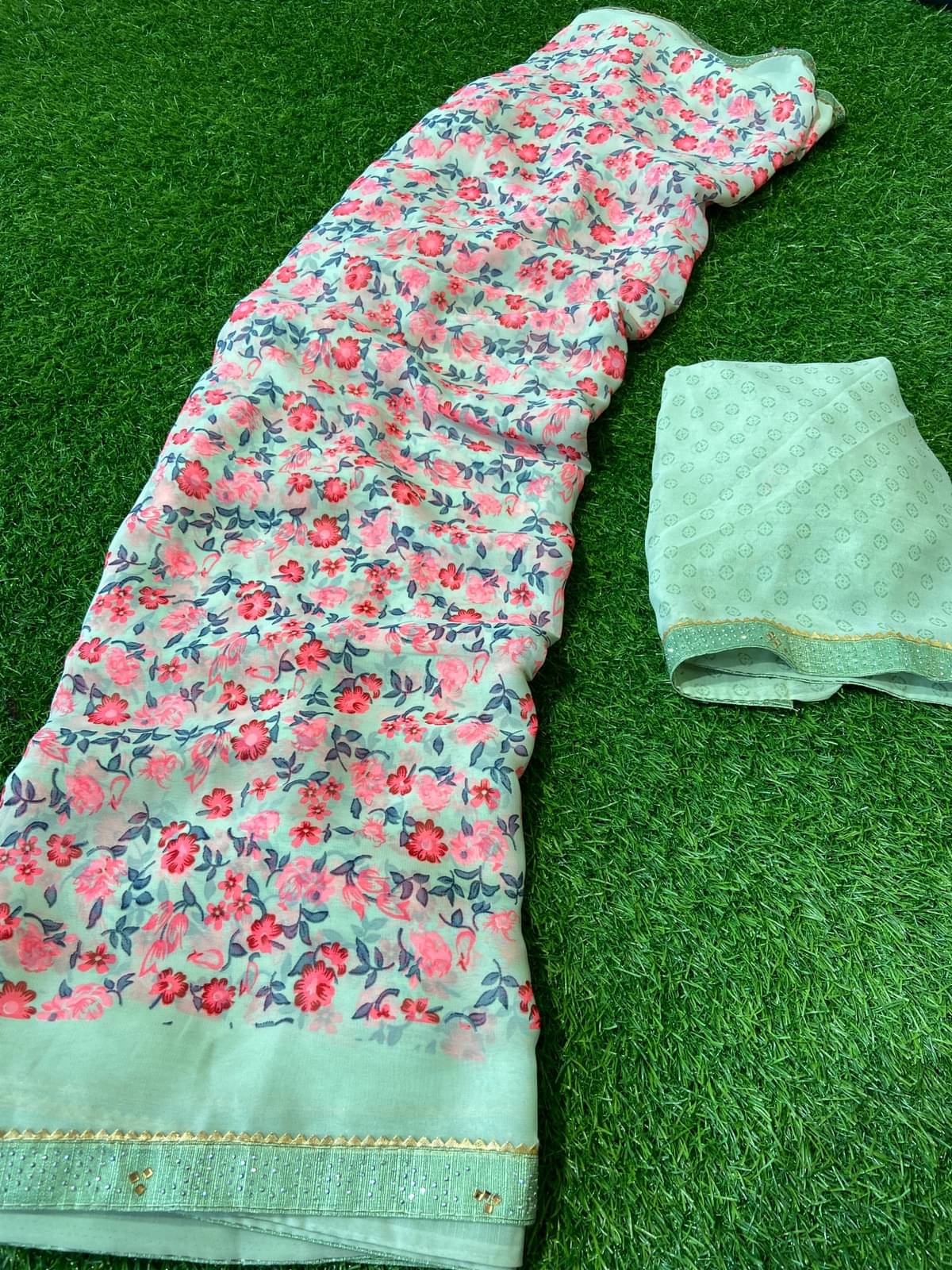     			BHAVIKA SILK MILLS Georgette Printed Saree With Unstitched Blouse Piece ( Mint Green )