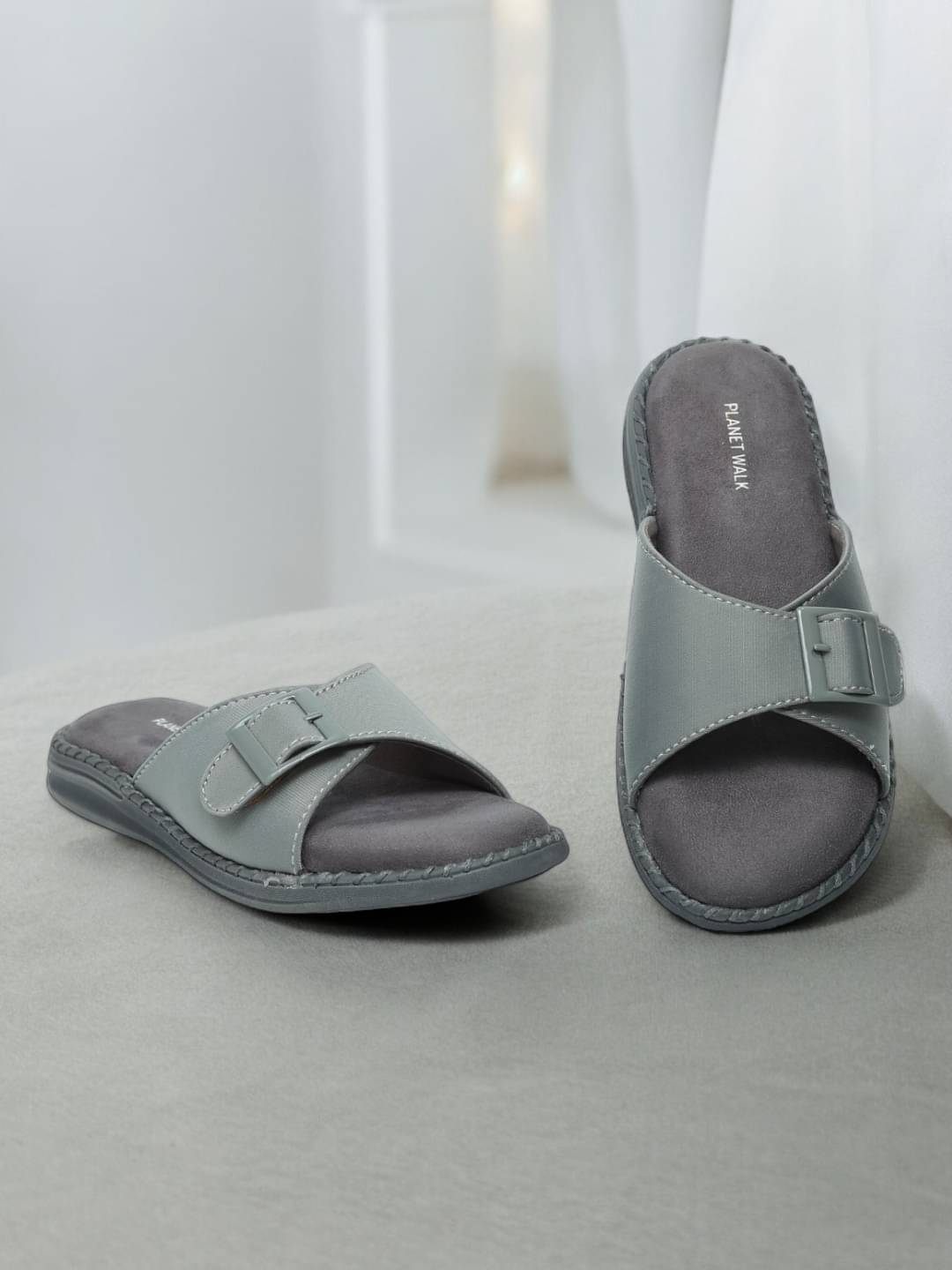     			PLANET WALK Gray Women's Flats