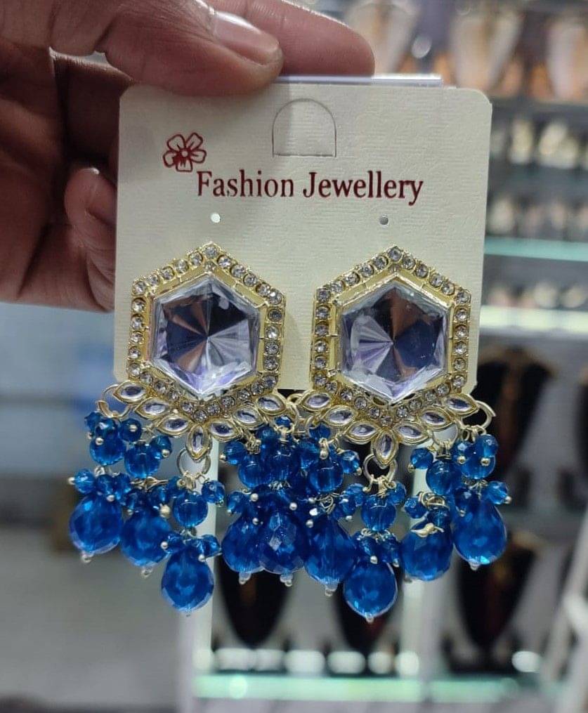     			Padmavati Bangles Blue Chandbalis Earrings ( Pack of 1 )