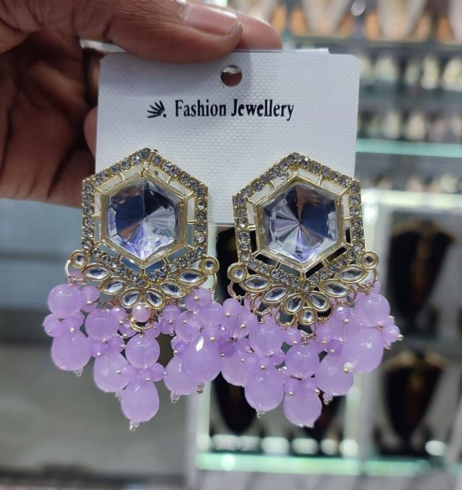     			Padmavati Bangles Light Purple Chandbalis Earrings ( Pack of 1 )