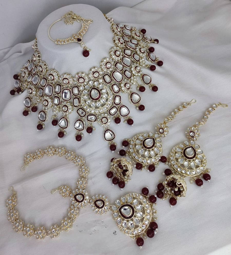    			Padmavati Bangles Maroon Alloy Necklace Set ( Pack of 1 )