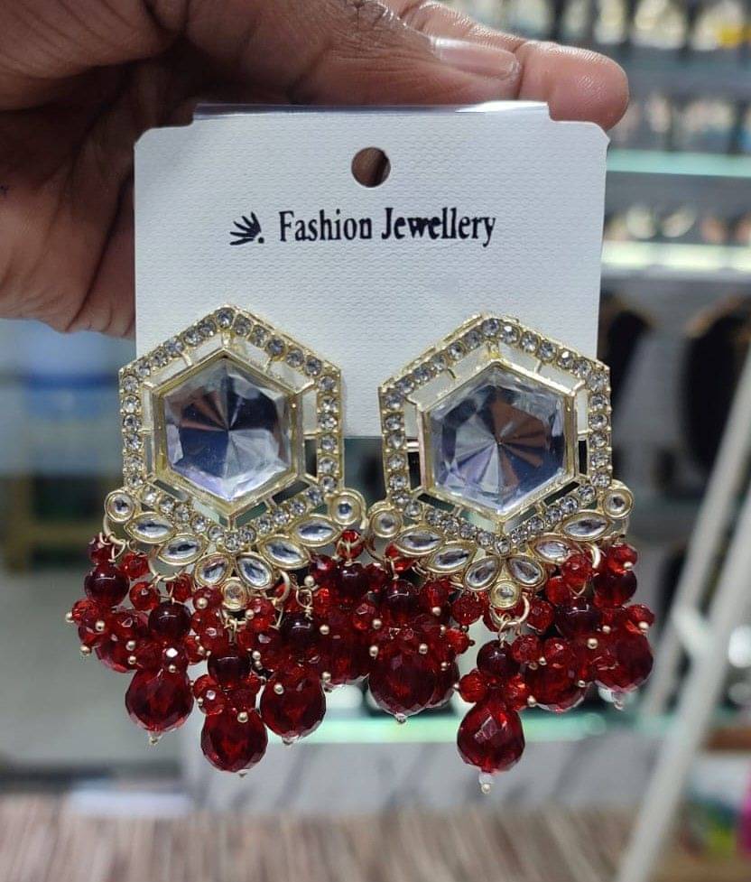     			Padmavati Bangles Maroon Chandbalis Earrings ( Pack of 1 )