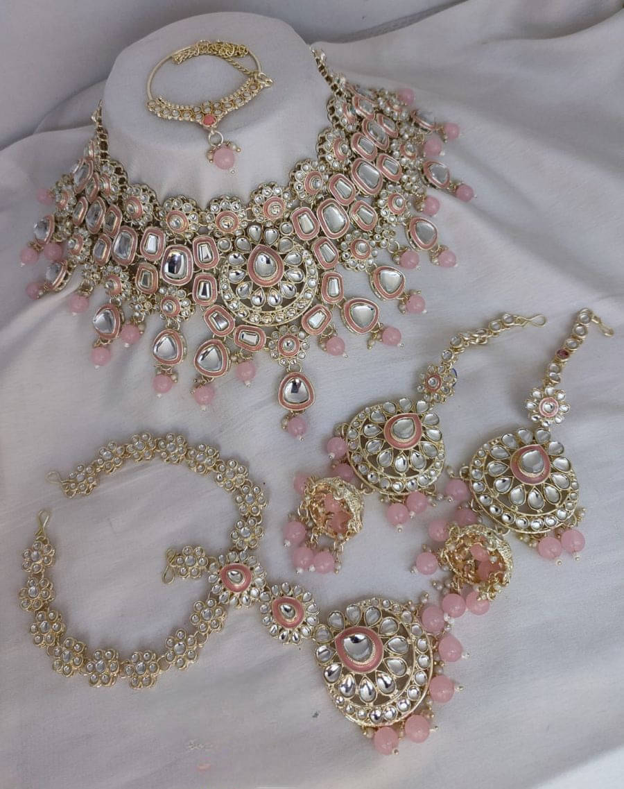     			Padmavati Bangles Pink Alloy Necklace Set ( Pack of 1 )