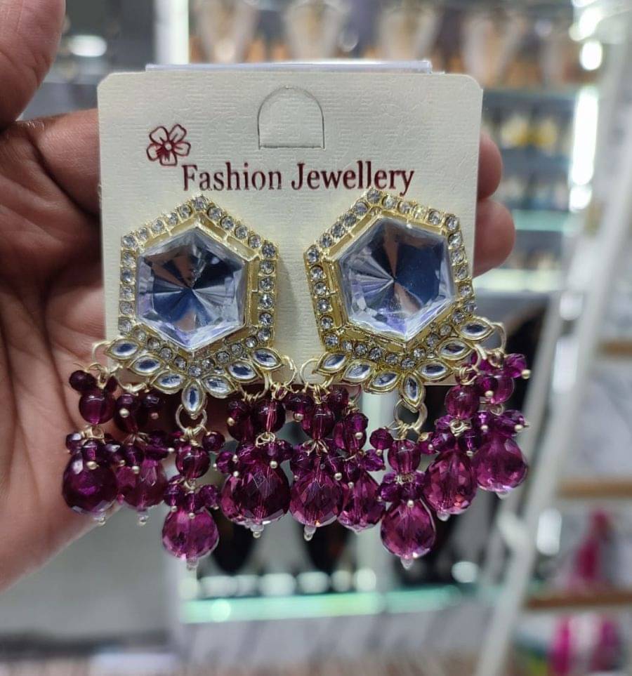    			Padmavati Bangles Wine Chandbalis Earrings ( Pack of 1 )