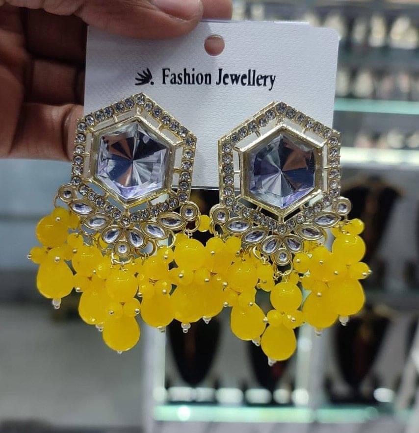     			Padmavati Bangles Yellow Chandbalis Earrings ( Pack of 1 )