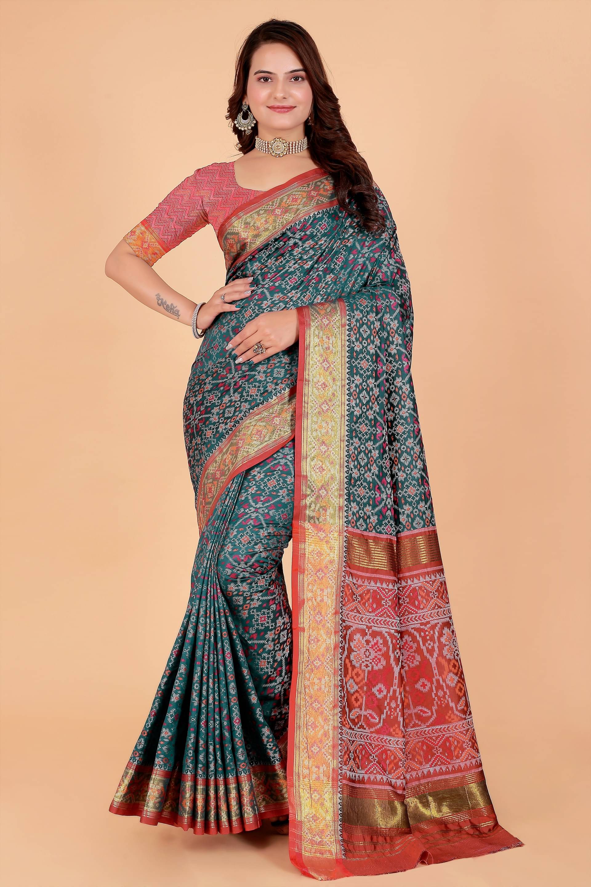 Raj Vivah Jacquard Embellished Saree With Unstitched Blouse Piece ( Peach ) Raj Vivah Jacquard Embellished Saree With Unstitched Blouse Piece ( Peach )