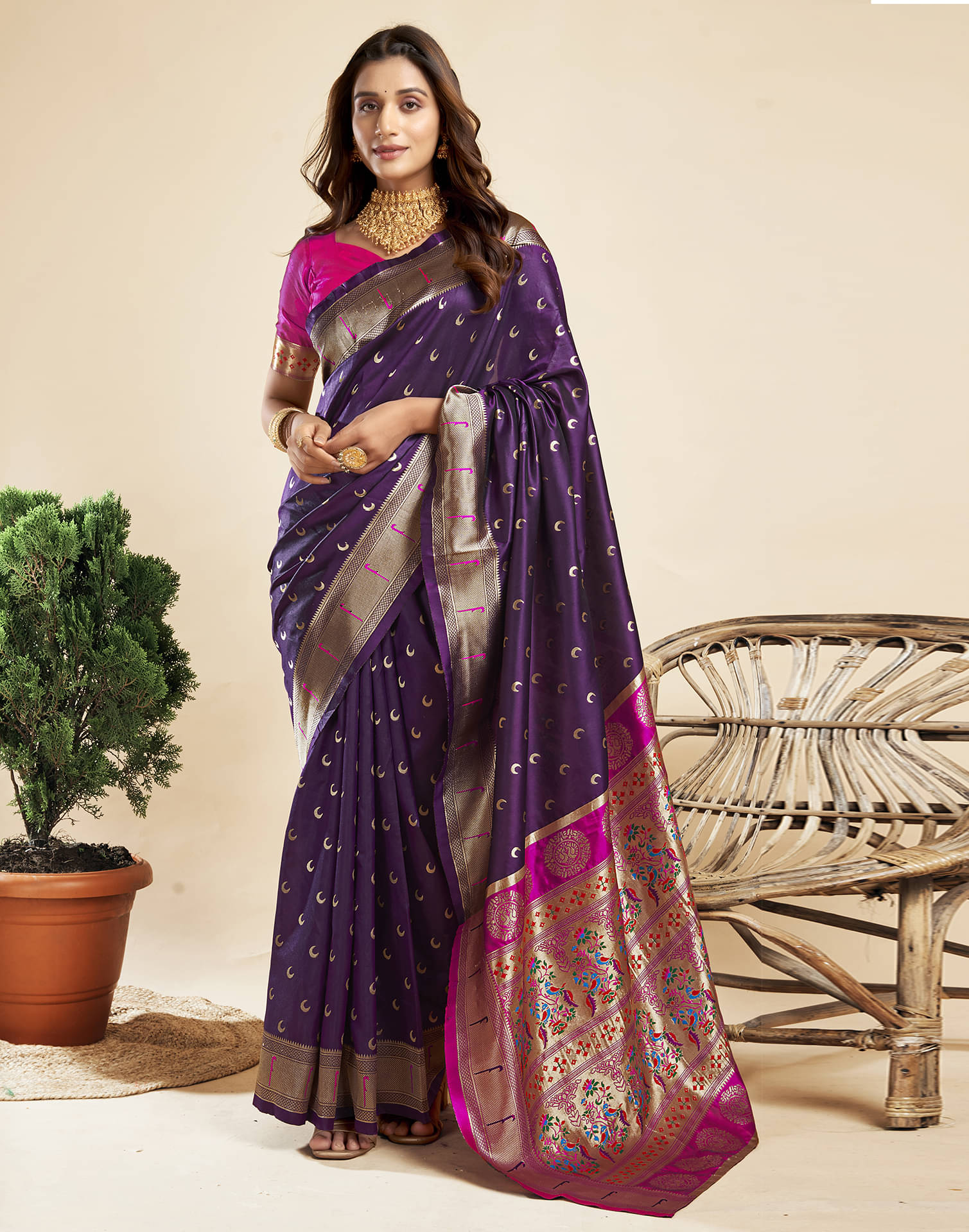     			Samah Silk Blend Embellished Saree With Unstitched Blouse Piece ( Purple )