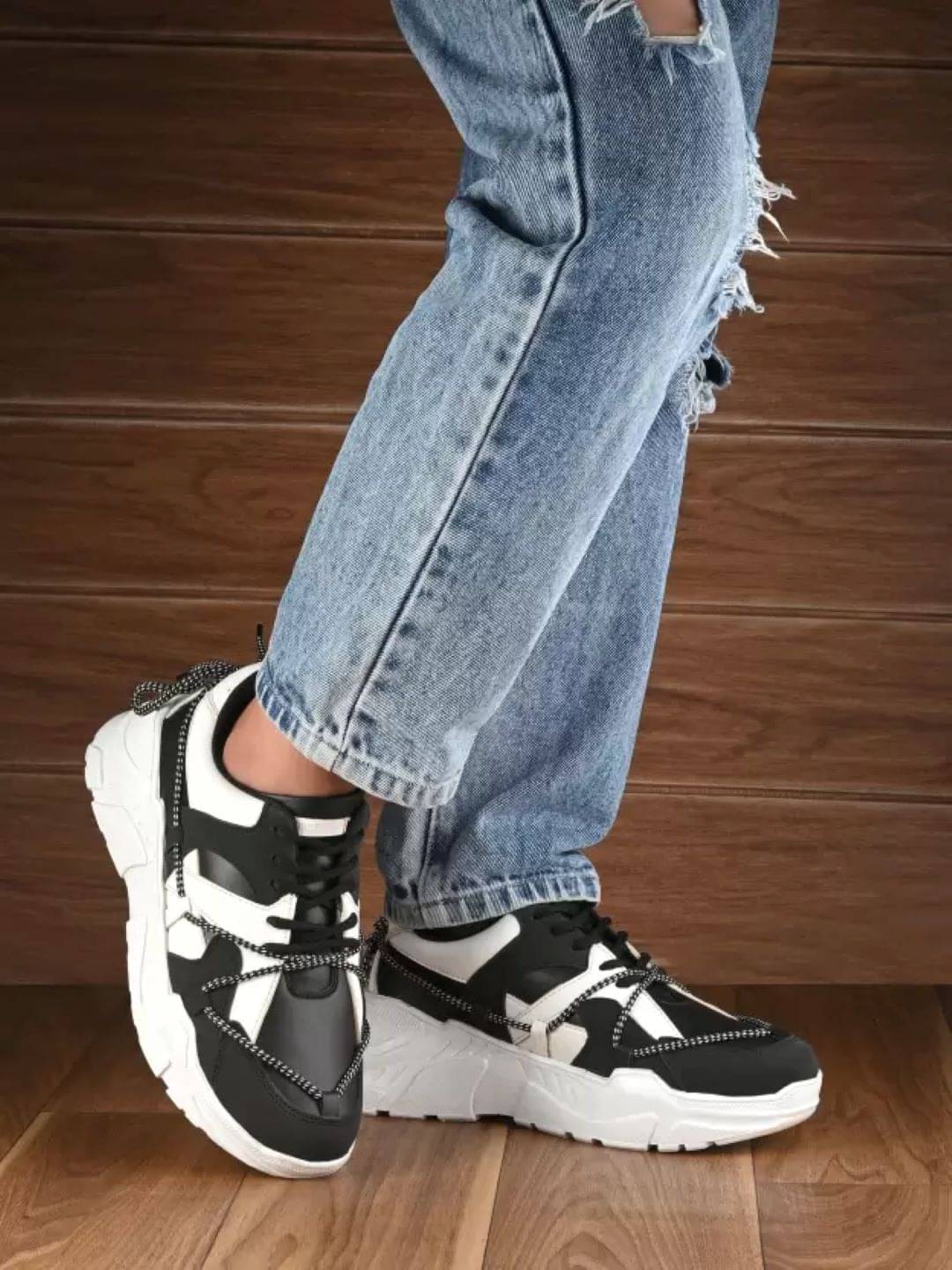     			Big Fox Black Women's Sneakers