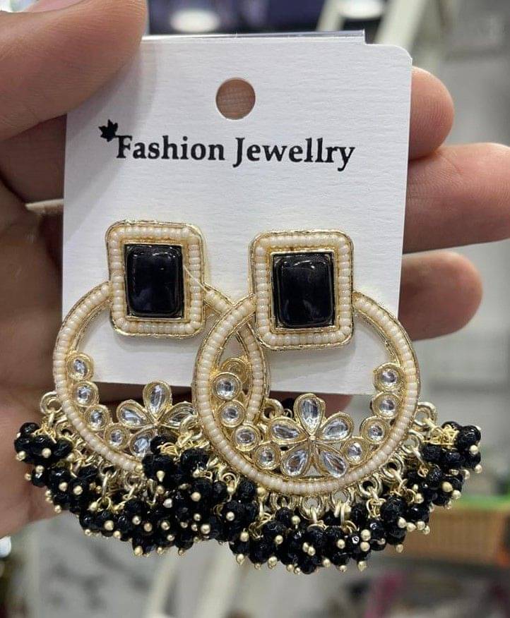     			Padmavati Bangles Black Chandbalis Earrings ( Pack of 1 )