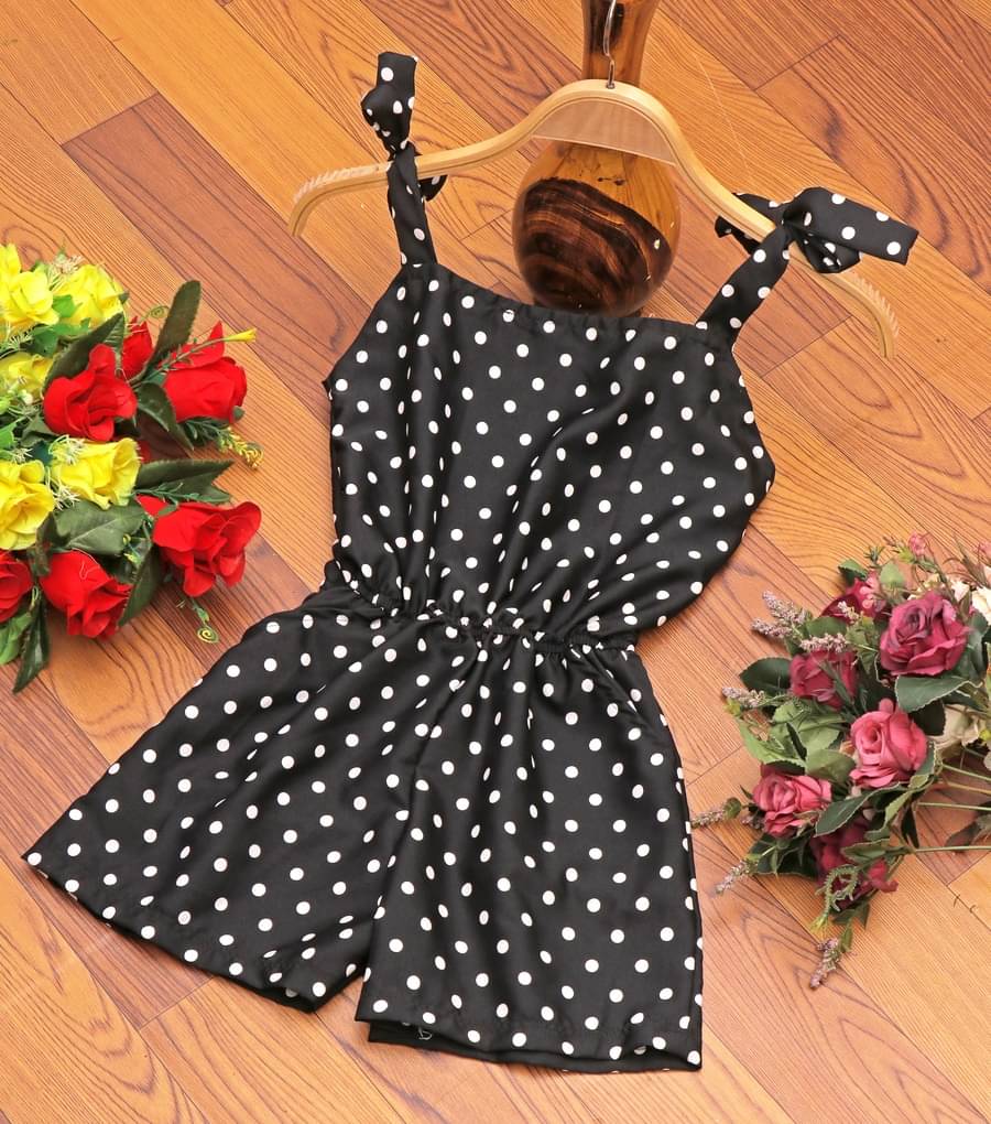 SELVIFAB Girls Crepe Jumpsuit ( Pack of 1 , Black ) SELVIFAB Girls Crepe Jumpsuit ( Pack of 1 , Black )