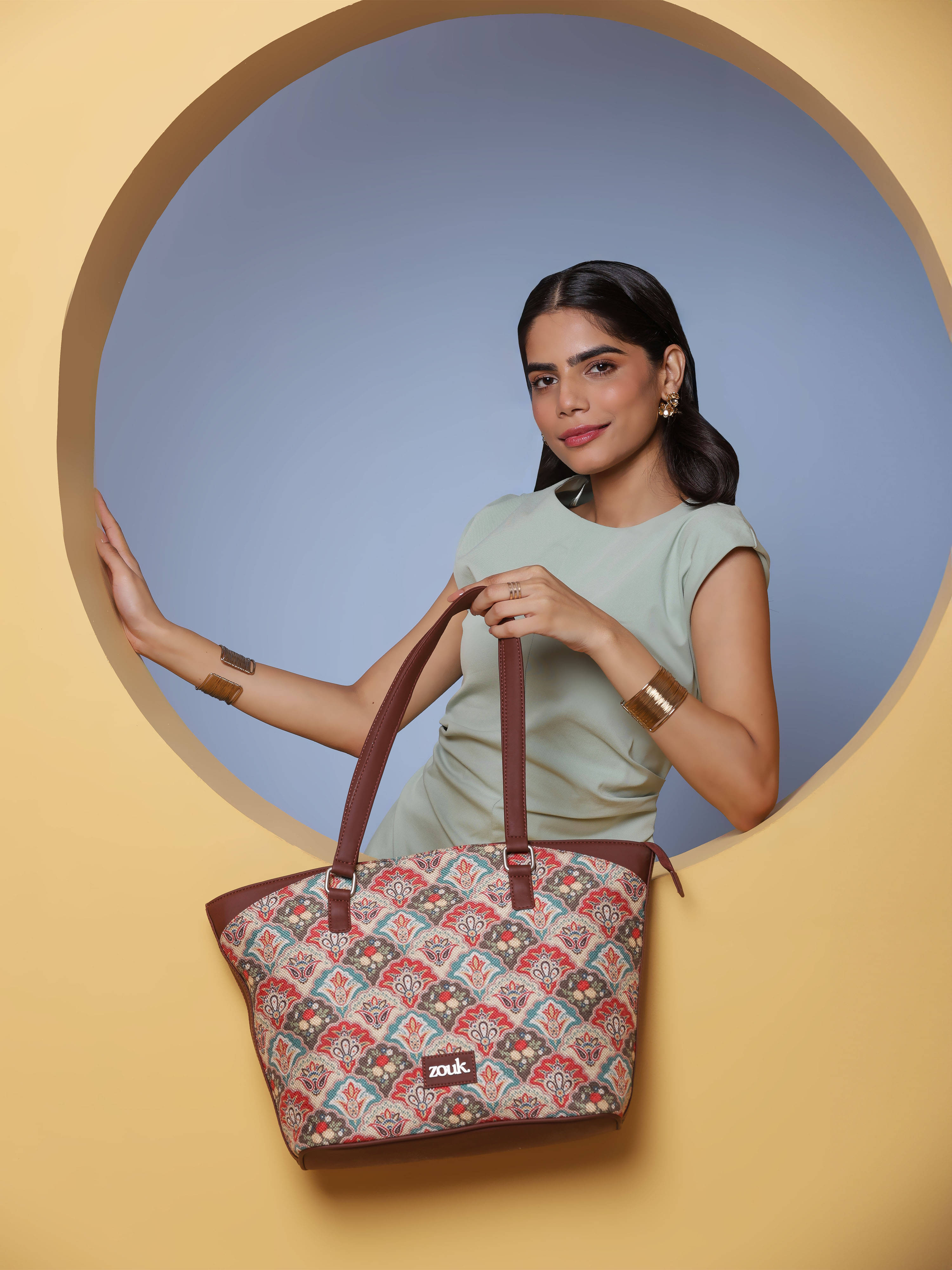     			Zouk Tote Bag Jute Set of 1 ( Multicolor )