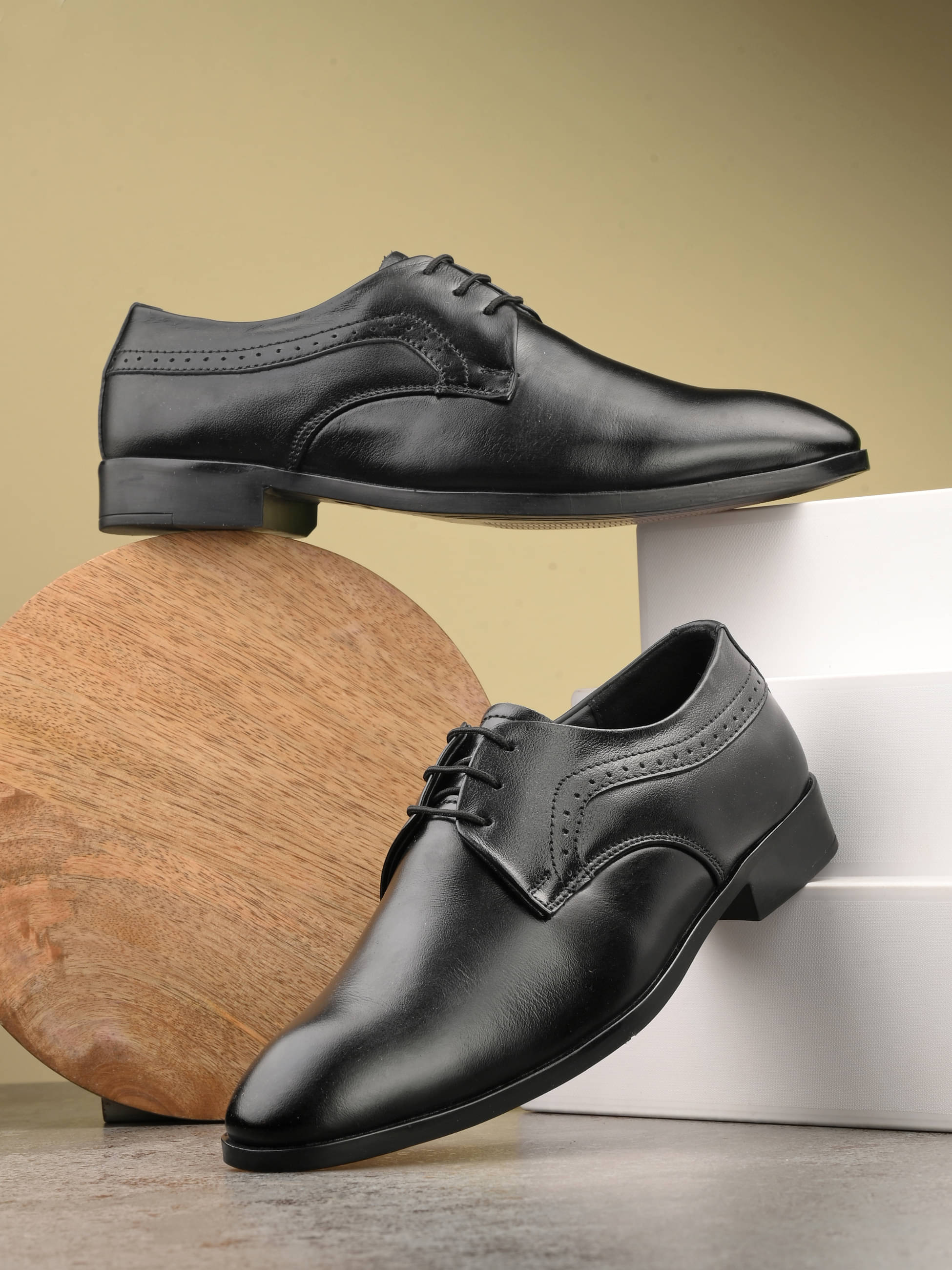     			viv Black Men's Brogue Formal Shoes