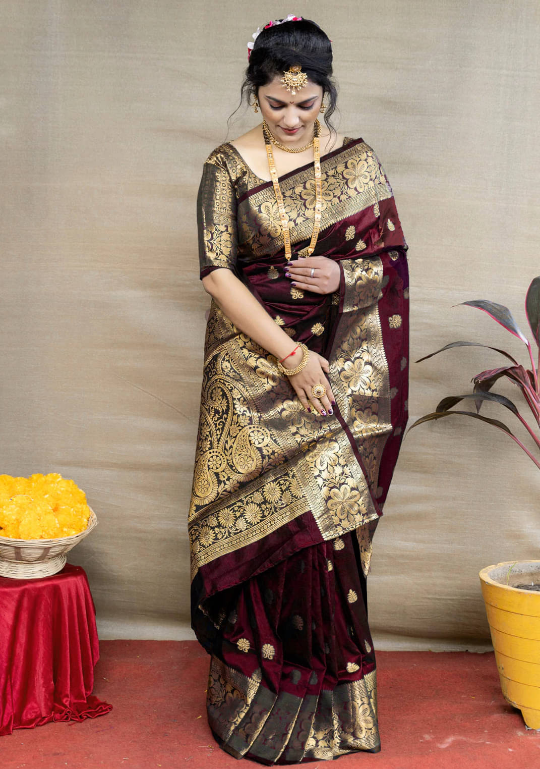 SSP TEX Silk Blend Self Design Saree With Unstitched Blouse Piece ( Maroon ) SSP TEX Silk Blend Self Design Saree With Unstitched Blouse Piece ( Maroon )