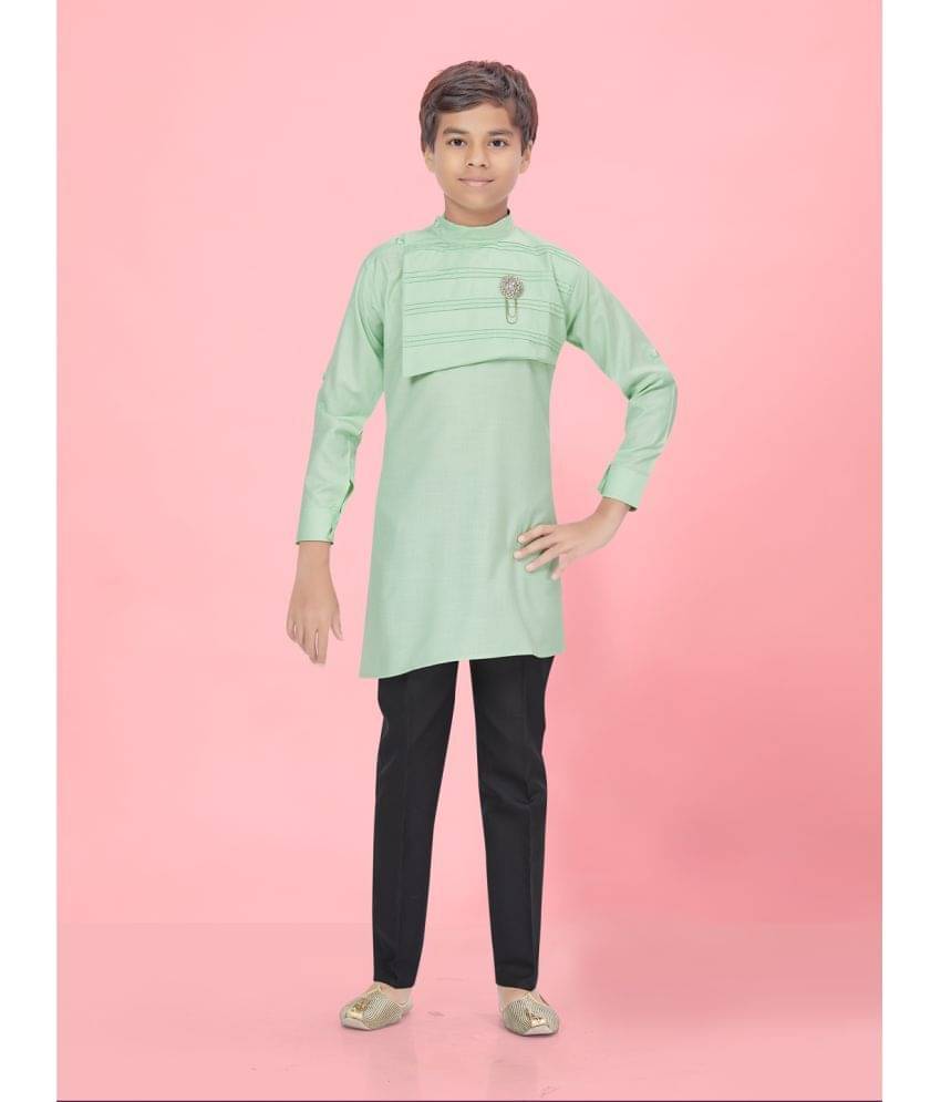 Aarika Boys Cotton Horizontal Striped - Pattern Kurta Pant Set ( Green , Pack of 1 ) Aarika Boys Cotton Horizontal Striped - Pattern Kurta Pant Set ( Green , Pack of 1 )