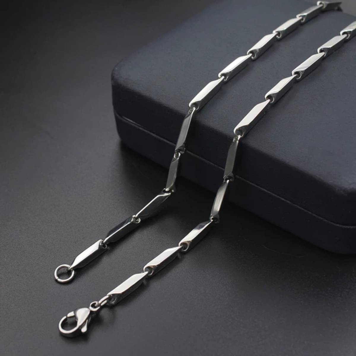 Green Spritual Silver Plated Chain ( Set of 1 ) Green Spritual Silver Plated Chain ( Set of 1 )