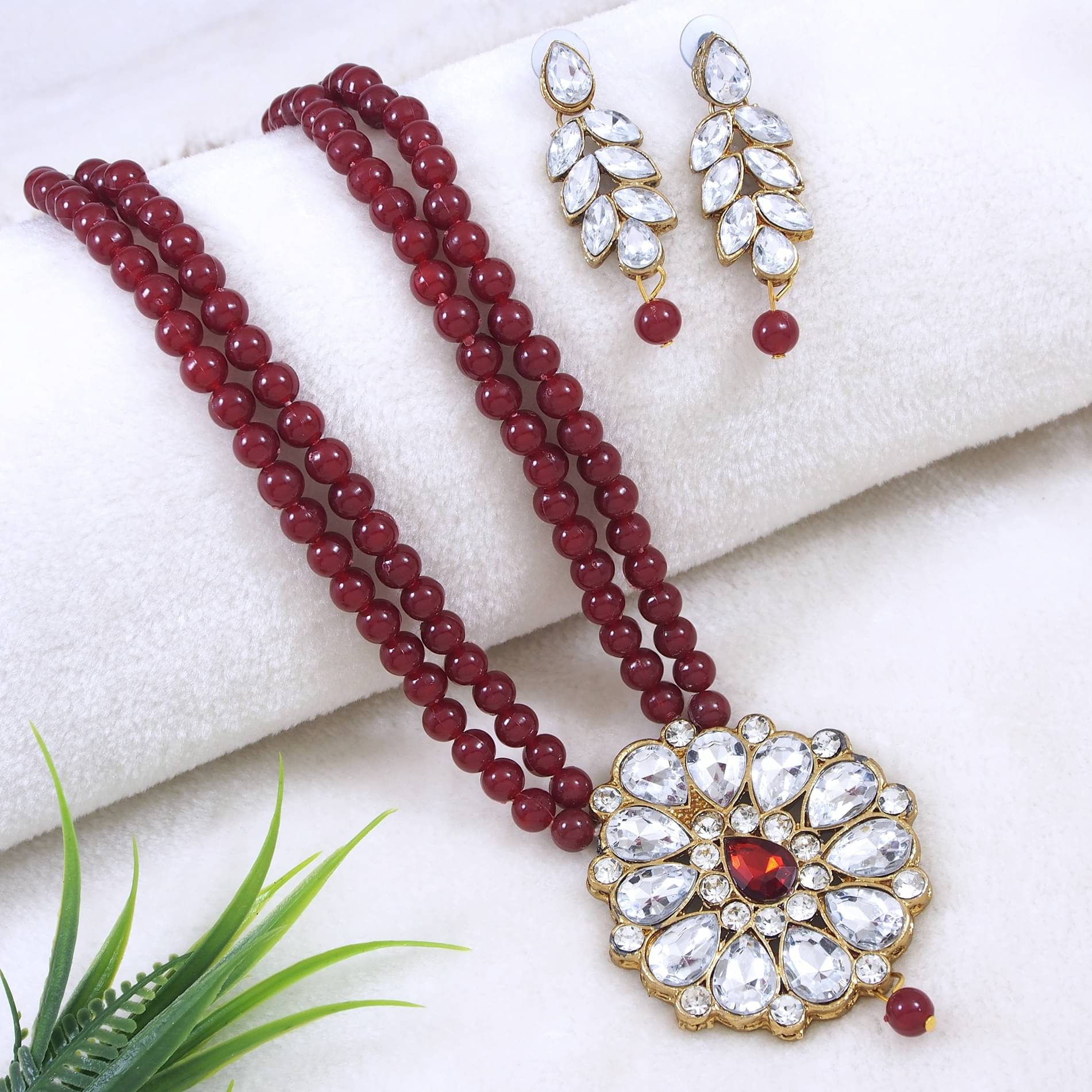 Padmavati Bangles Maroon Pendant set ( Pack of 1 ) Padmavati Bangles Maroon Pendant set ( Pack of 1 )