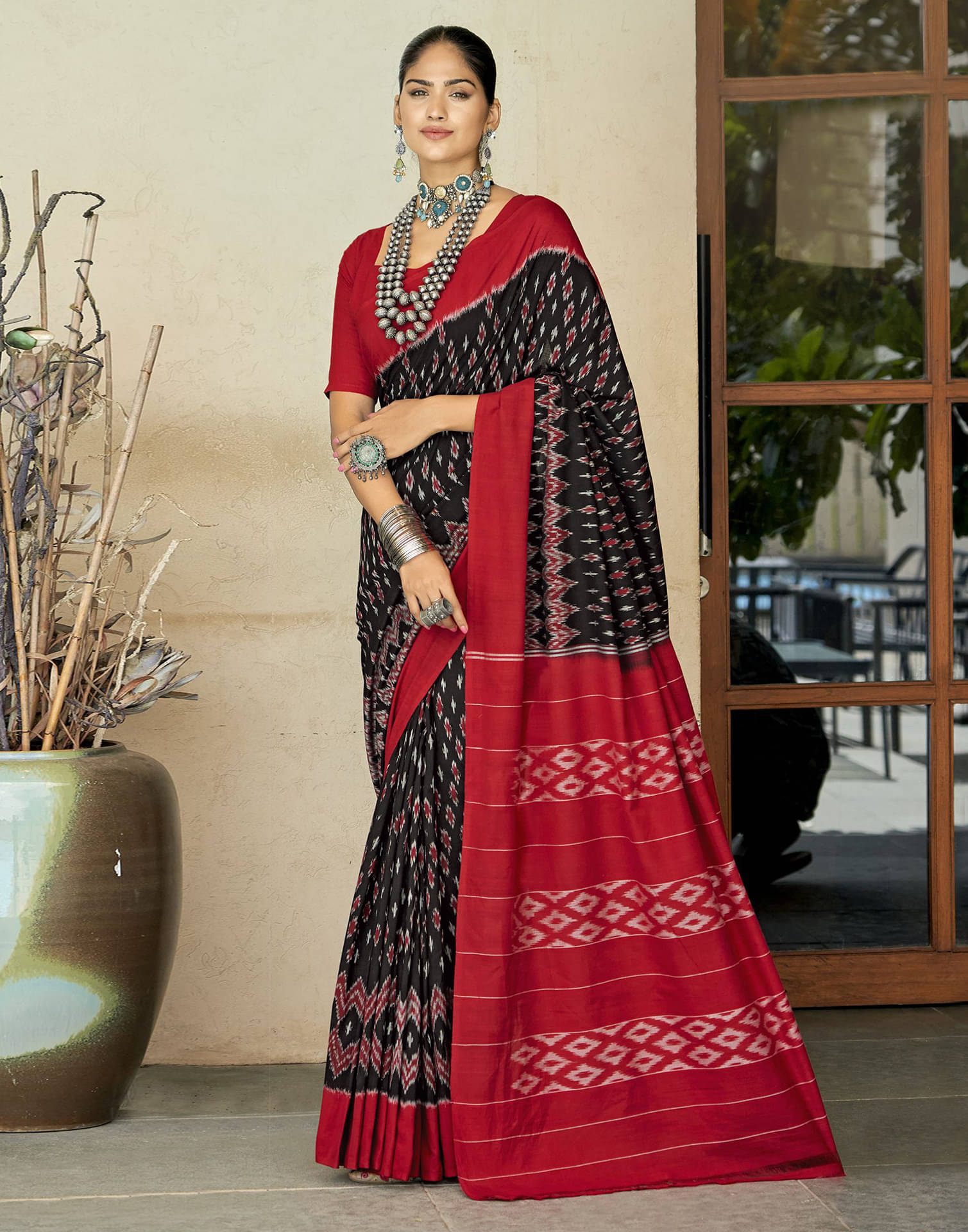     			Samah Cotton Blend Printed Saree With Unstitched Blouse Piece ( Black )