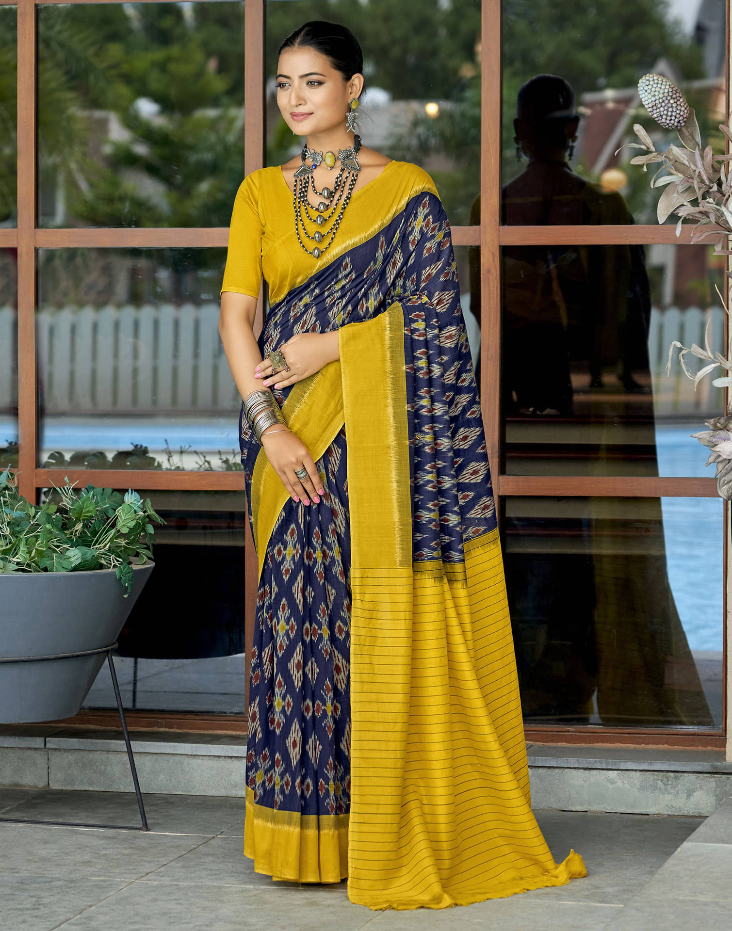 Satrani Cotton Blend Printed Saree With Unstitched Blouse Piece ( Navy Blue )     			Satrani Cotton Blend Printed Saree With Unstitched Blouse Piece ( Navy Blue )