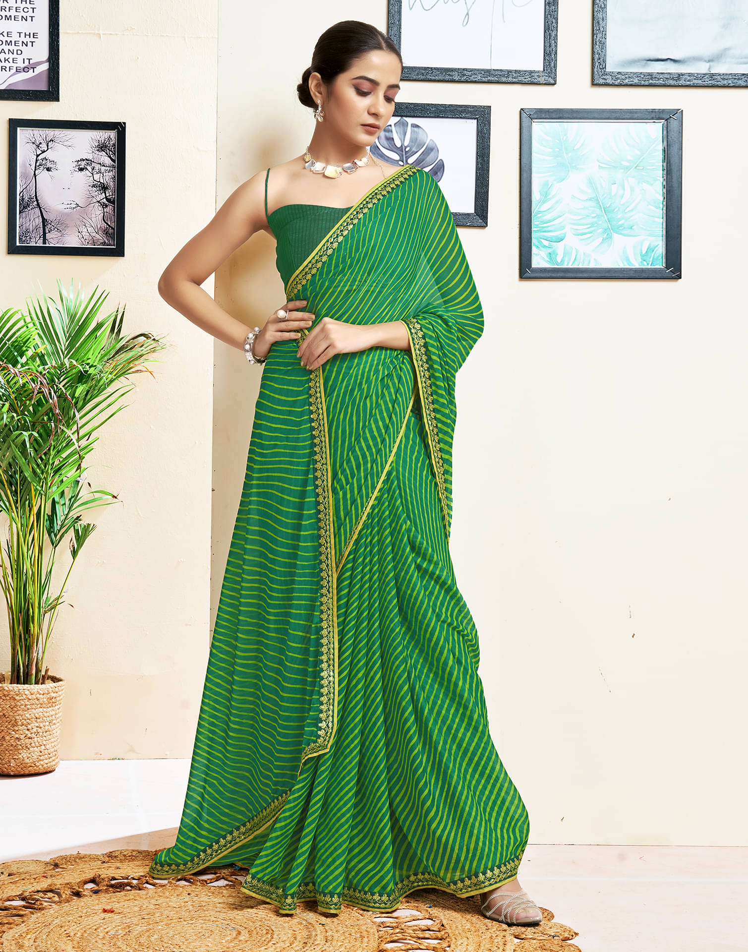     			Satrani Georgette Printed Saree With Unstitched Blouse Piece ( Green )