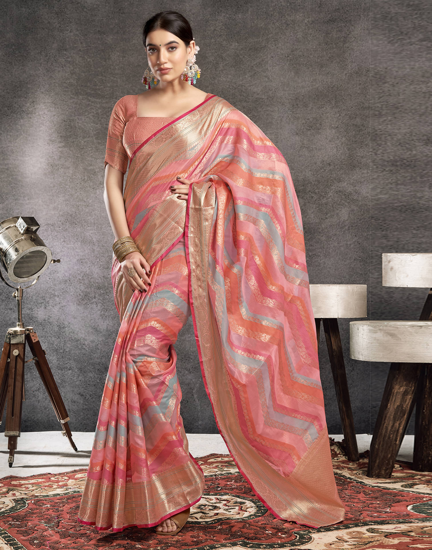     			Satrani Organza Embellished Saree With Unstitched Blouse Piece ( Rose Gold )
