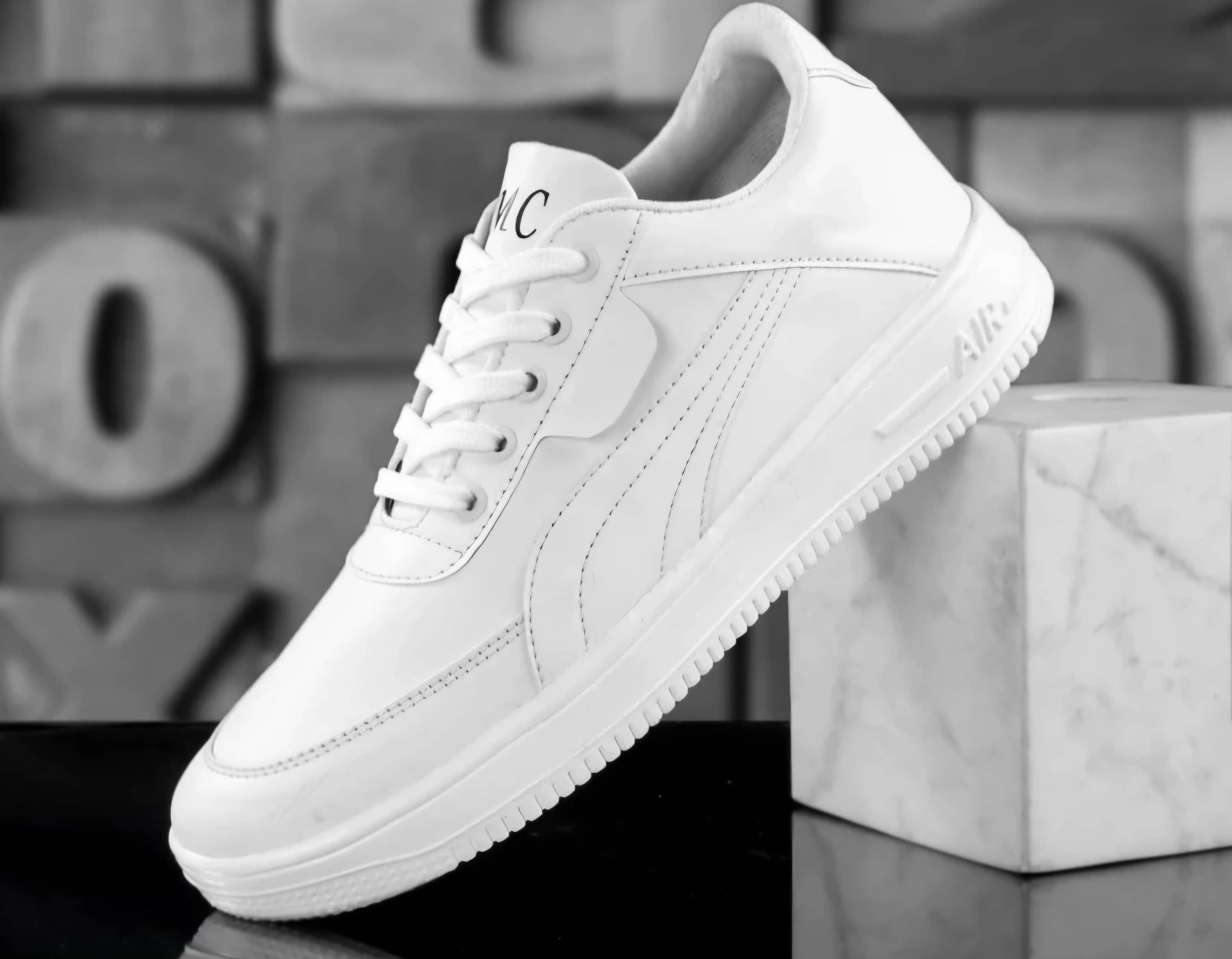 ADISO Stylish Casual Outdoor Shoes White Men's Lifestyle Shoes ADISO Stylish Casual Outdoor Shoes White Men's Lifestyle Shoes
