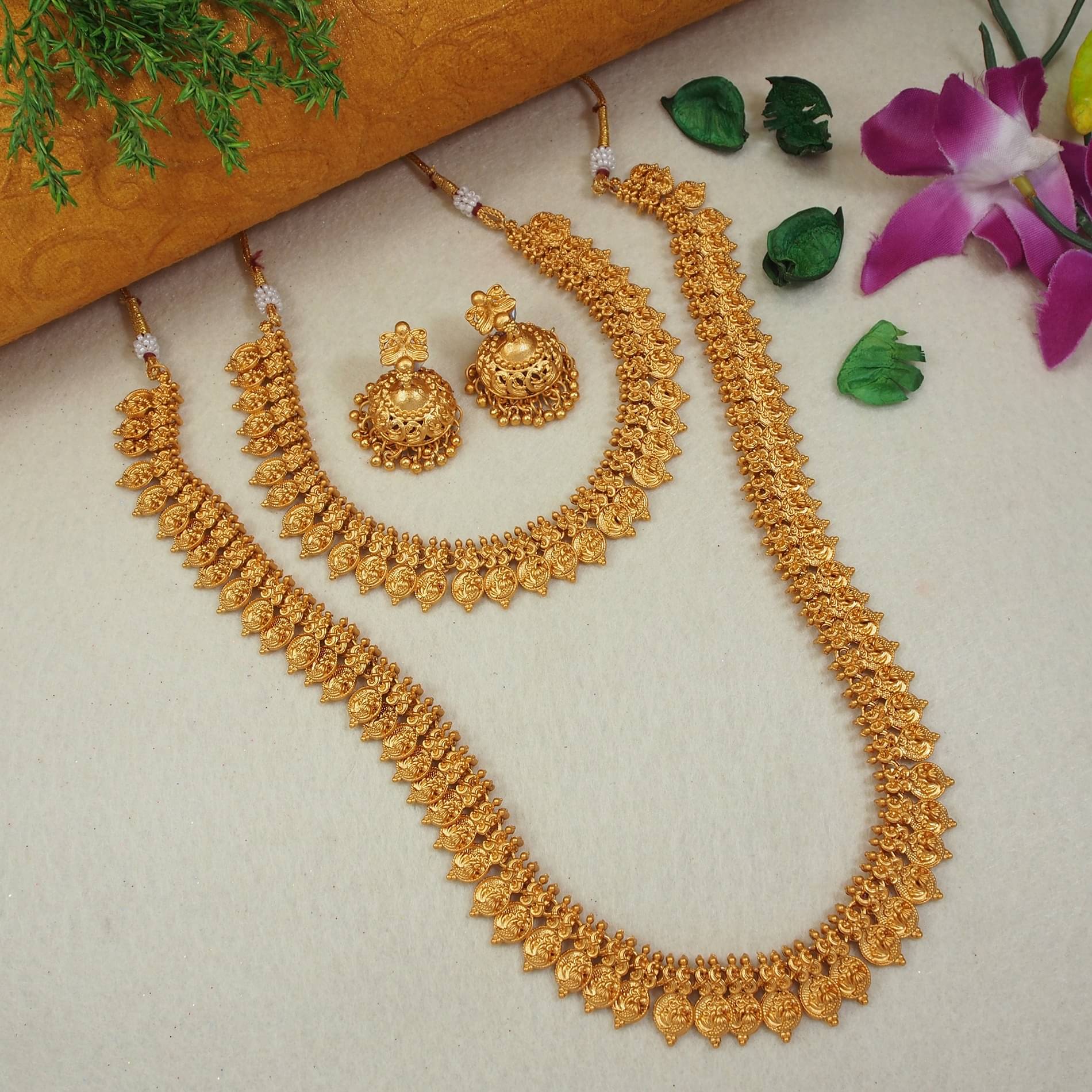     			Padmavati Bangles Golden Alloy Necklace Set ( Pack of 1 )