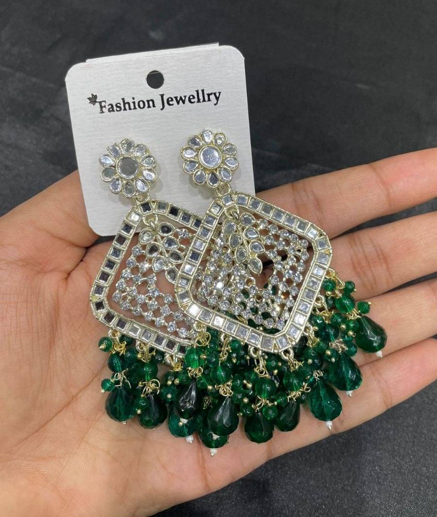     			Padmavati Bangles Green Chandbalis Earrings ( Pack of 1 )