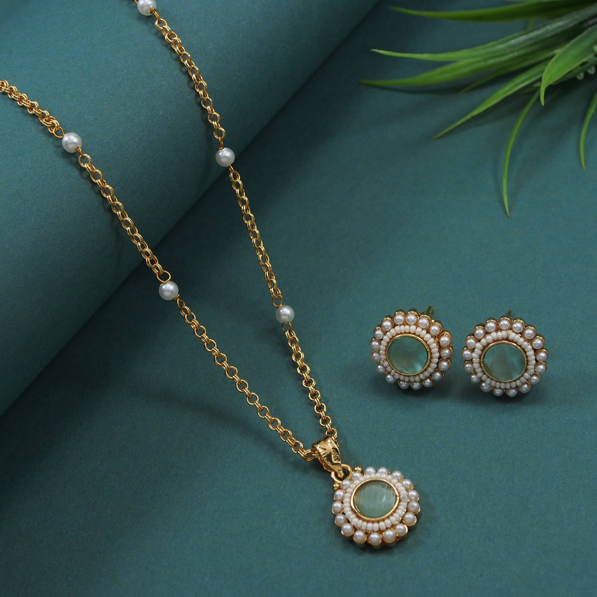     			Padmavati Bangles Sea Green Pendant set ( Pack of 1 )