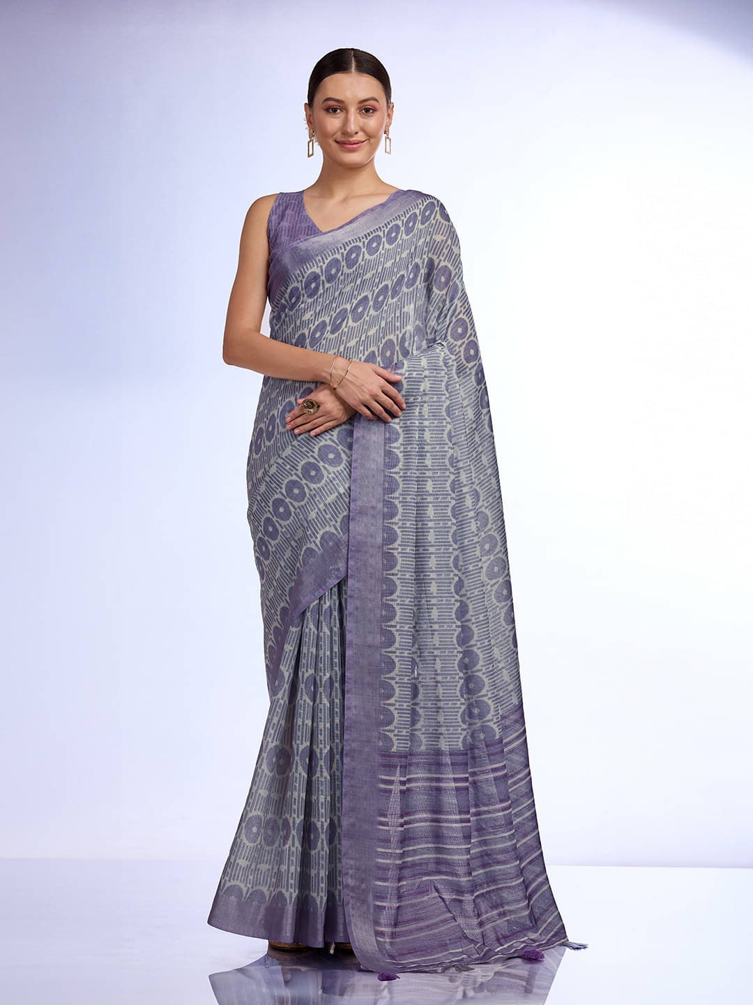 Rekha Maniyar Linen Printed Saree With Unstitched Blouse Piece ( Purple ) Rekha Maniyar Linen Printed Saree With Unstitched Blouse Piece ( Purple )