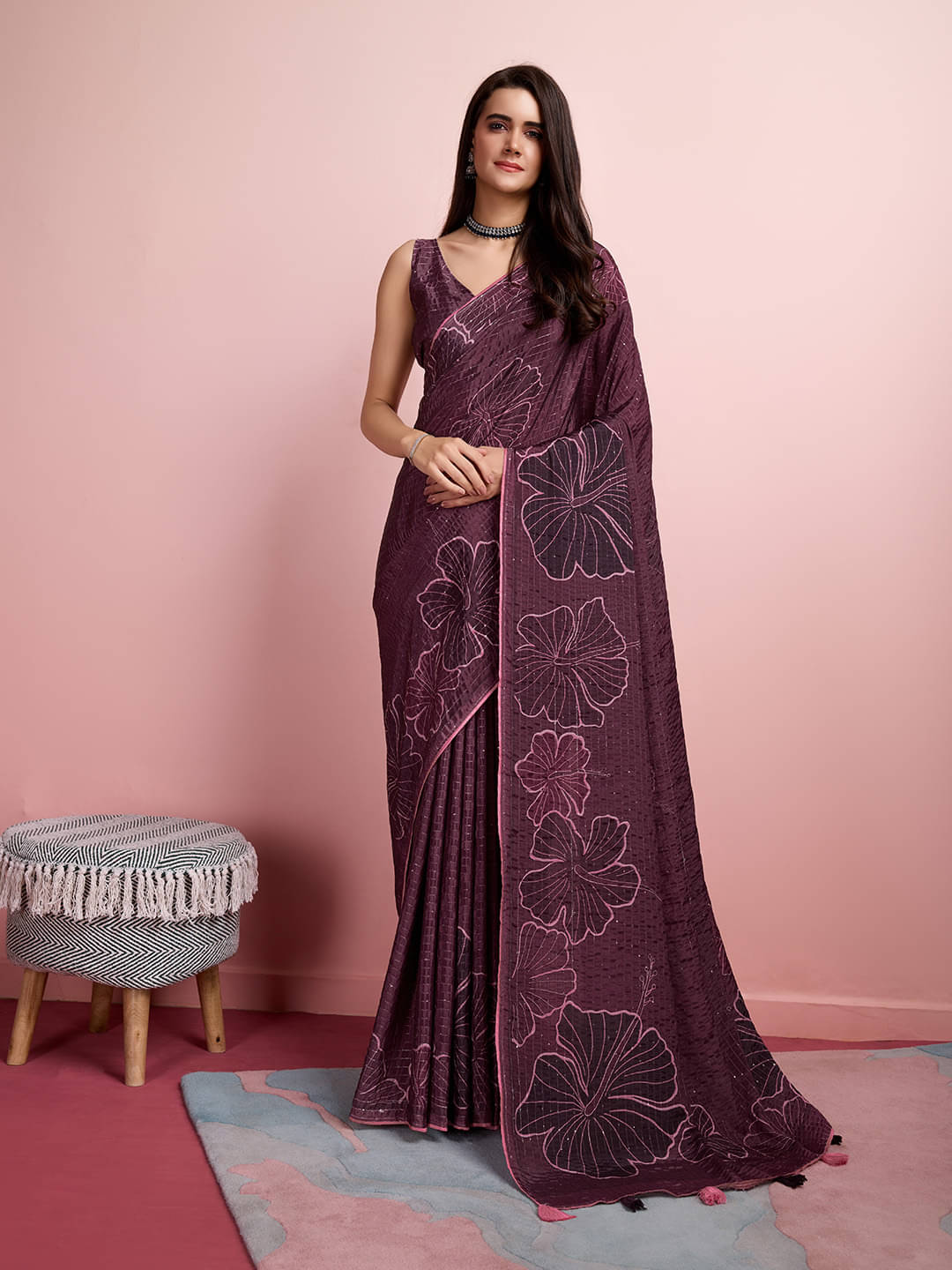     			Rekha Maniyar Silk Blend Embellished Saree With Unstitched Blouse Piece ( Wine )