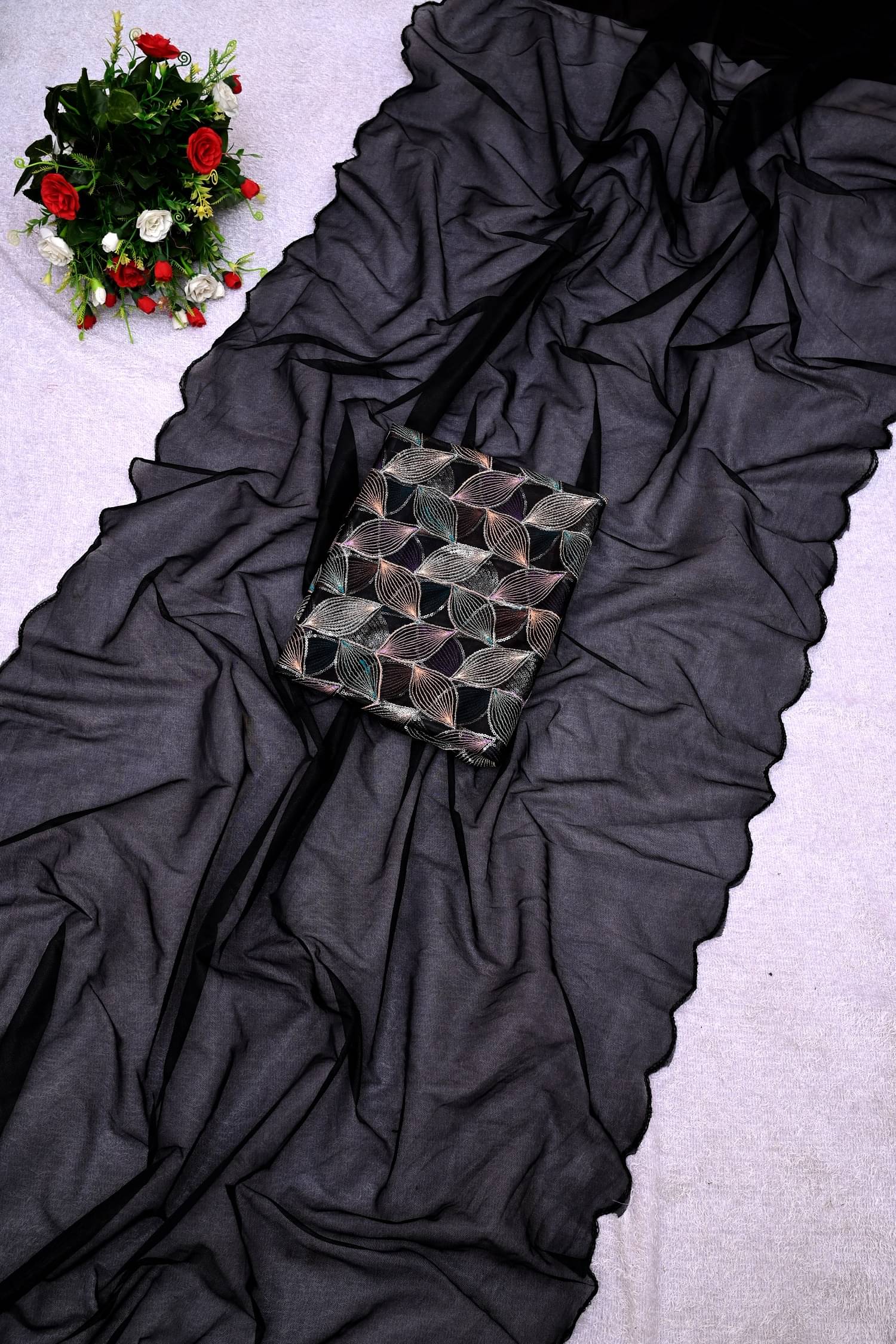     			JULEE Organza Solid Saree With Unstitched Blouse Piece ( Black )