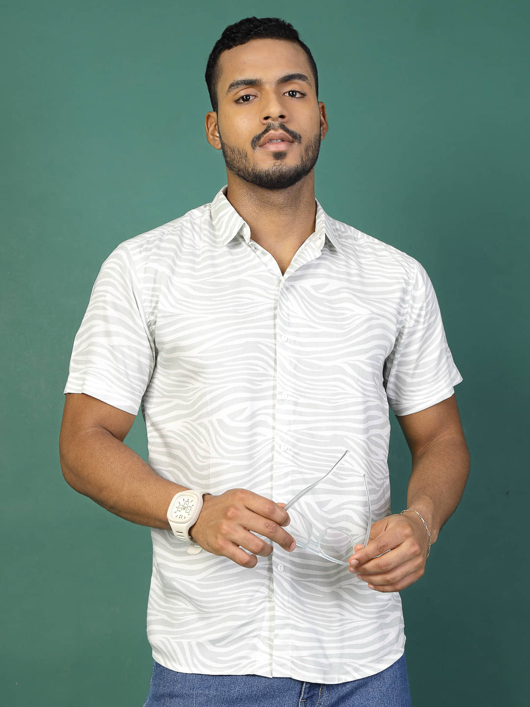 Rigo Rayon Slim Fit Printed Half Sleeves Men's Casual Shirt - Green ( Pack of 1 ) Rigo Rayon Slim Fit Printed Half Sleeves Men's Casual Shirt - Green ( Pack of 1 )
