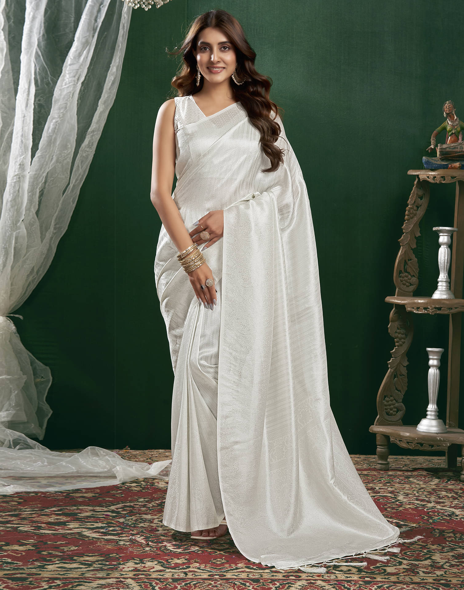 Samah Silk Blend Self Design Saree With Unstitched Blouse Piece ( White ) Samah Silk Blend Self Design Saree With Unstitched Blouse Piece ( White )