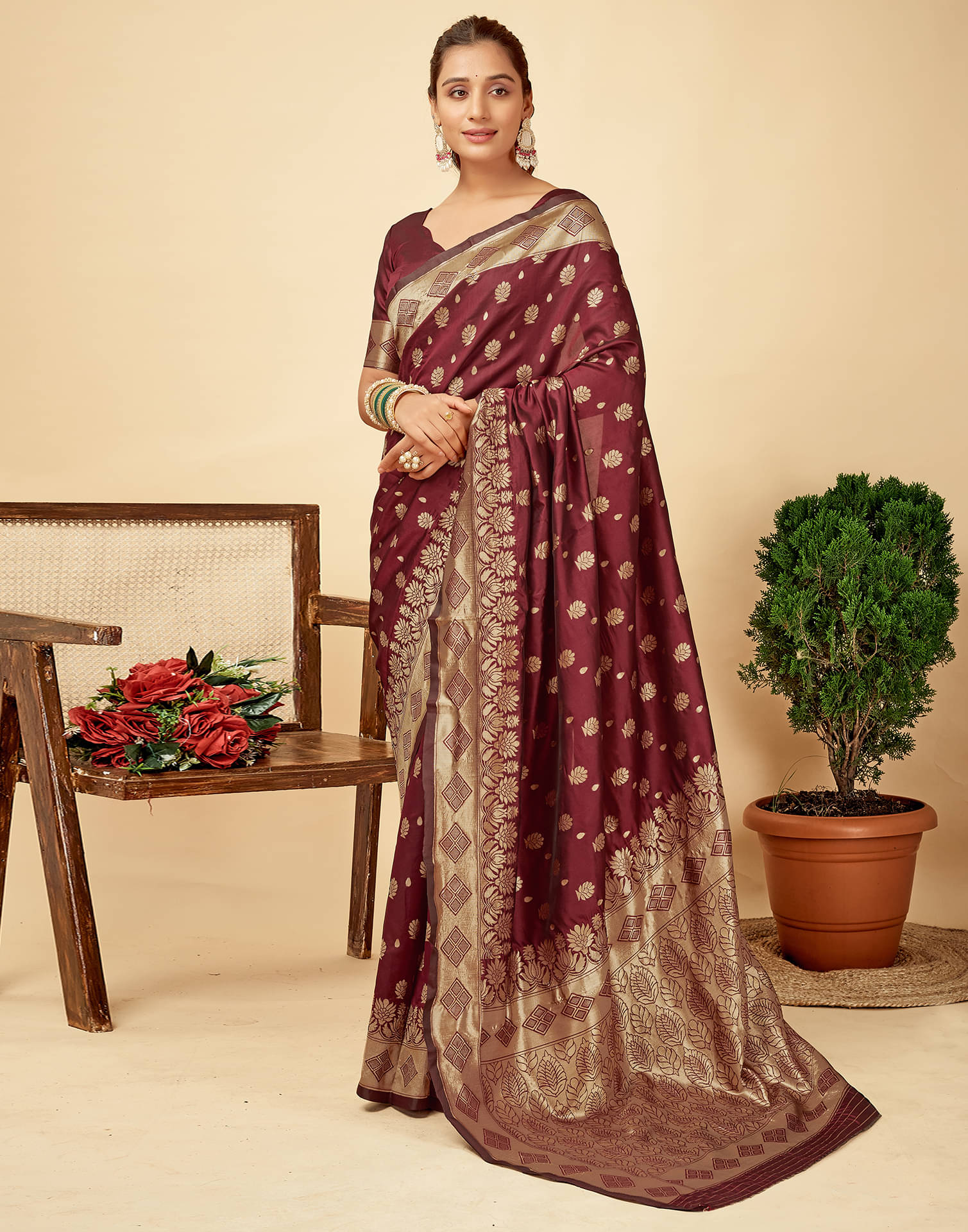 Satrani Silk Blend Self Design Saree With Unstitched Blouse Piece ( Maroon ) Satrani Silk Blend Self Design Saree With Unstitched Blouse Piece ( Maroon )