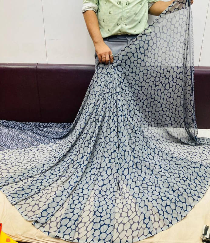 Sanwariya Silks Georgette Printed Saree With Unstitched Blouse Piece ( Grey ) Sanwariya Silks Georgette Printed Saree With Unstitched Blouse Piece ( Grey )