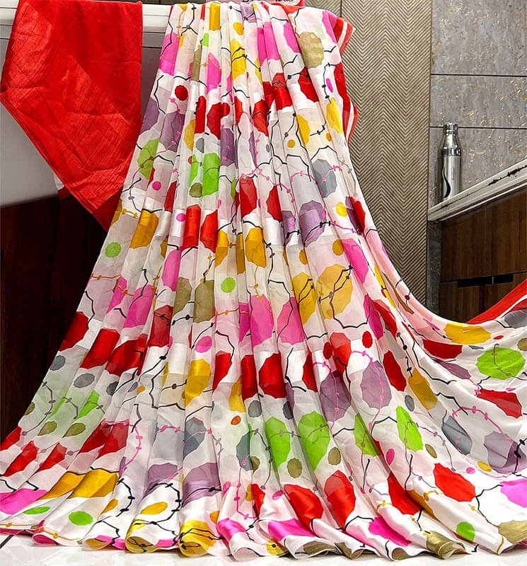 Sanwariya Silks Georgette Printed Saree With Unstitched Blouse Piece ( Red ) Sanwariya Silks Georgette Printed Saree With Unstitched Blouse Piece ( Red )