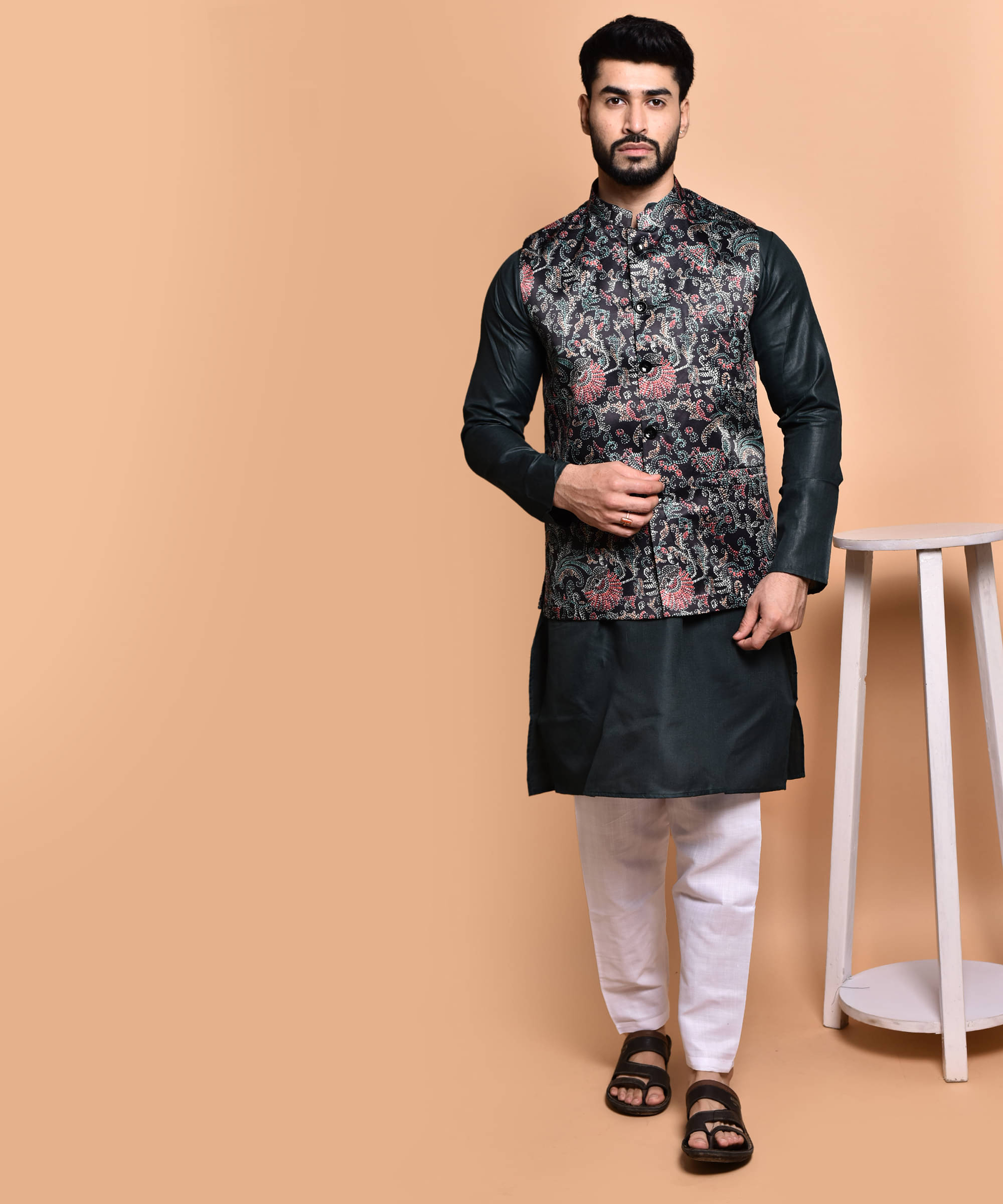     			PRINTCULTR Black Cotton Regular Fit Men's Kurta Pyjama Set ( Pack of 1 )