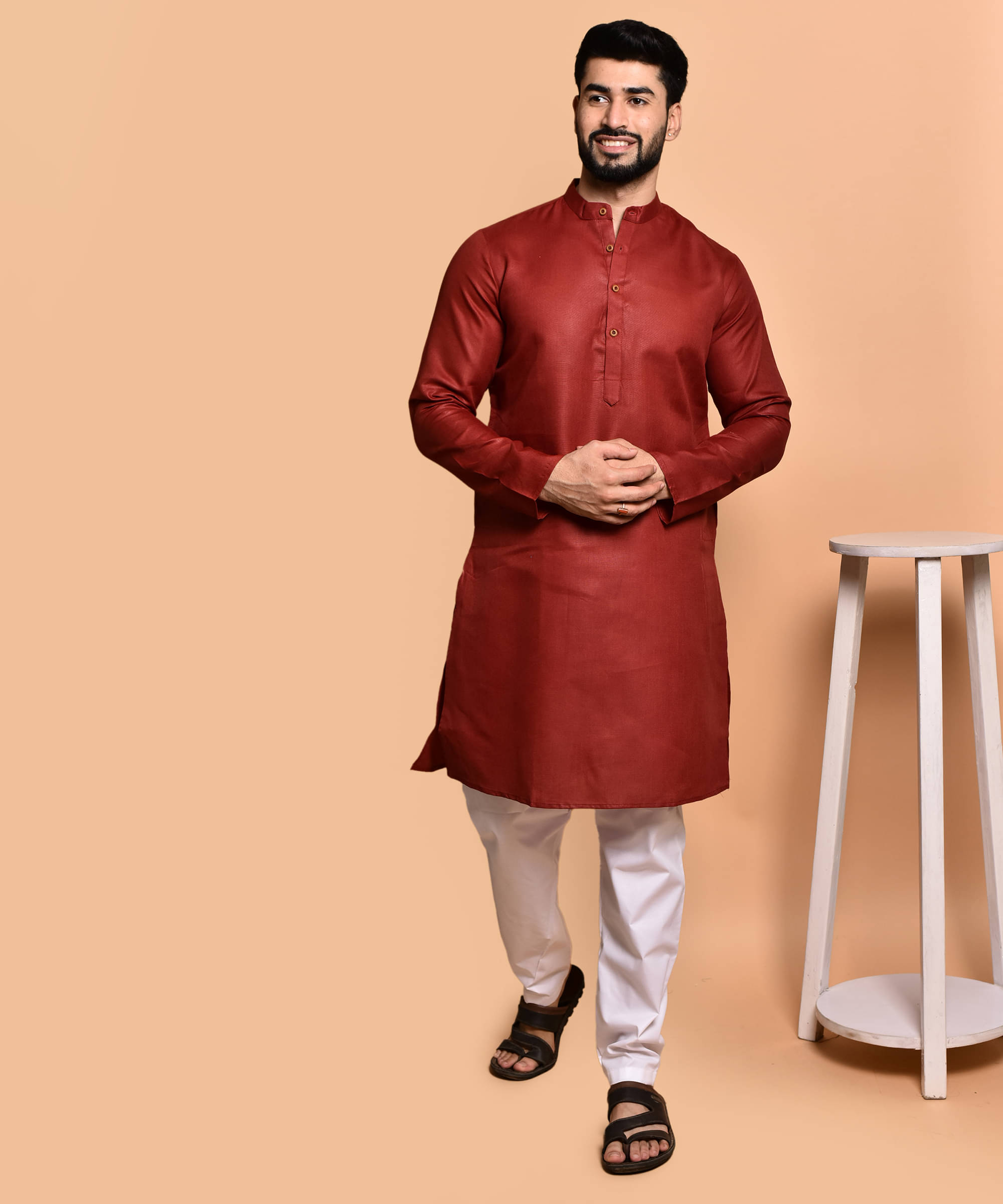     			PRINTCULTR Red Cotton Regular Fit Men's Kurta Pyjama Set ( Pack of 1 )