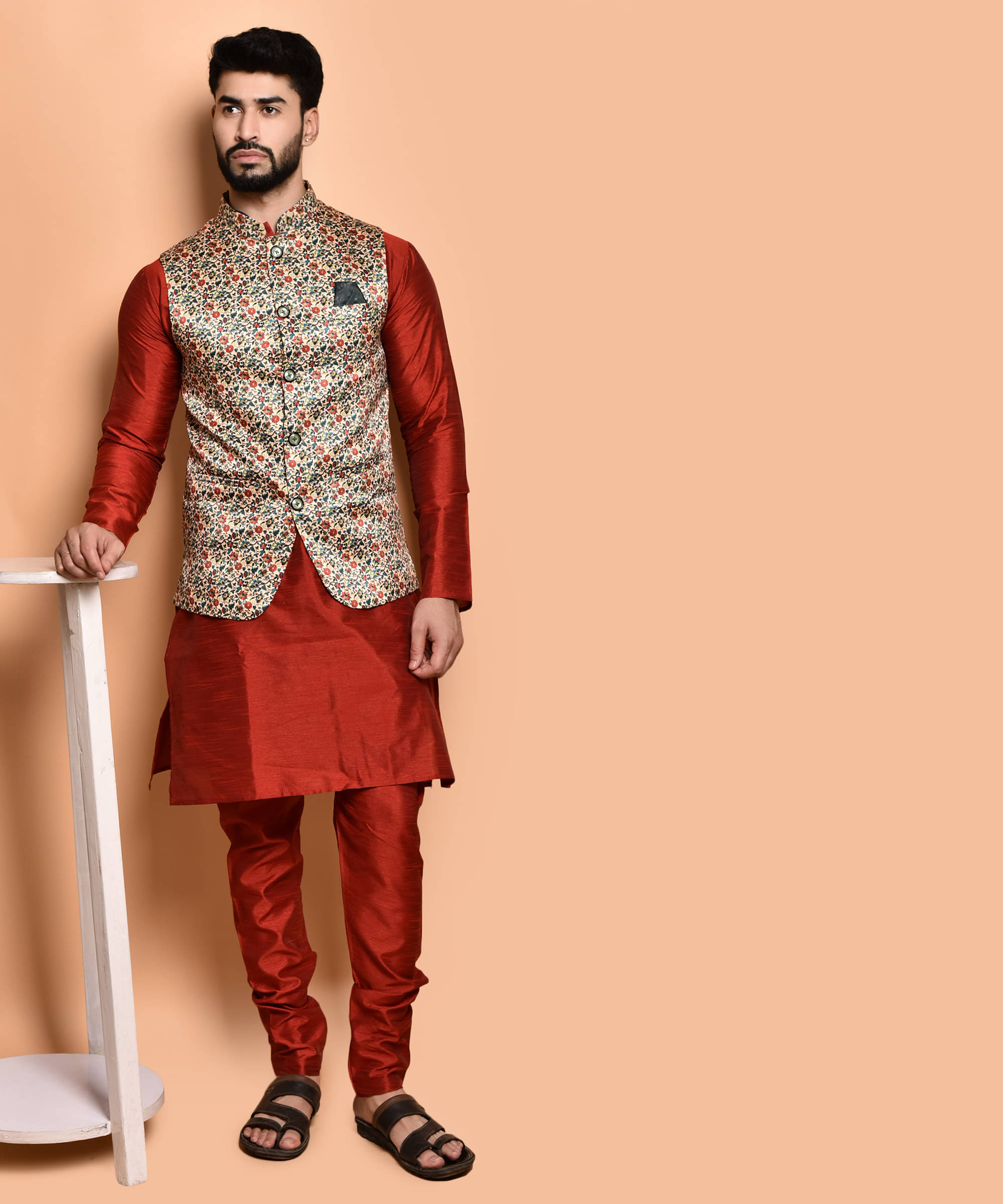     			PRINTCULTR Red Silk Regular Fit Men's Kurta Pyjama Set ( Pack of 1 )