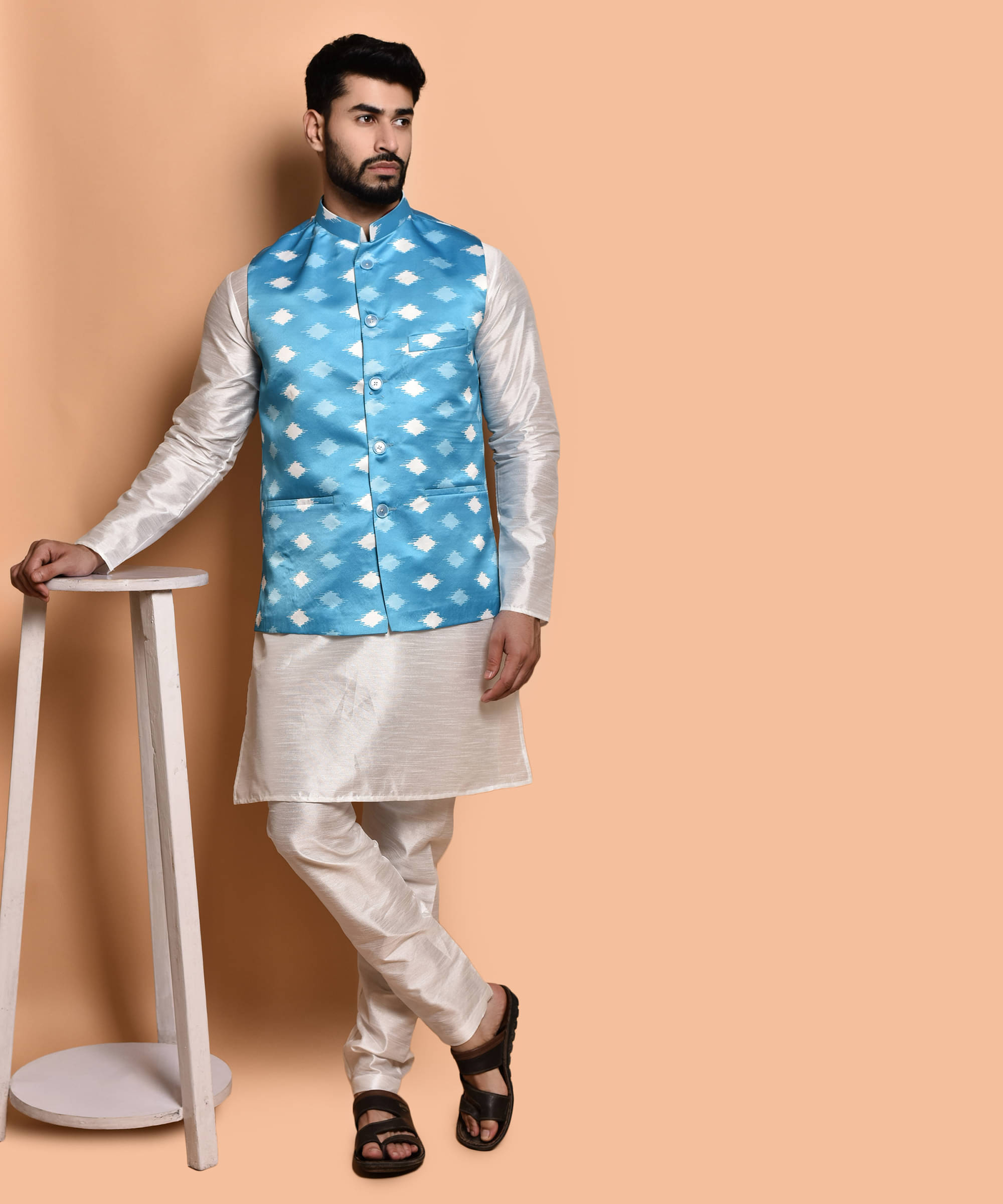 PRINTCULTR White Silk Regular Fit Men's Kurta Pyjama Set ( Pack of 1 )     			PRINTCULTR White Silk Regular Fit Men's Kurta Pyjama Set ( Pack of 1 )
