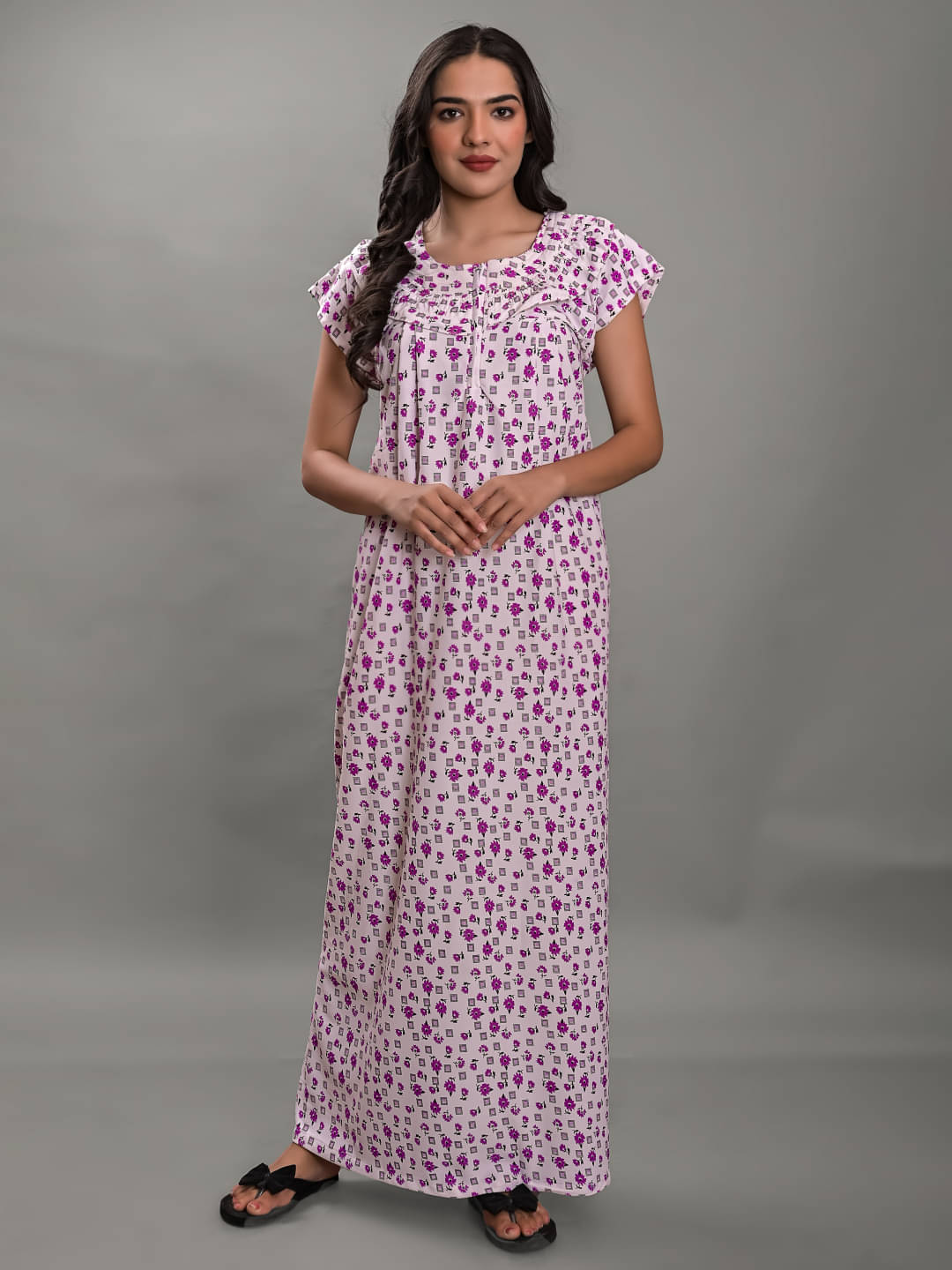     			Anjaneya Creations White Hosiery Women's Nightwear Nighty & Night Gowns ( Pack of 1 )
