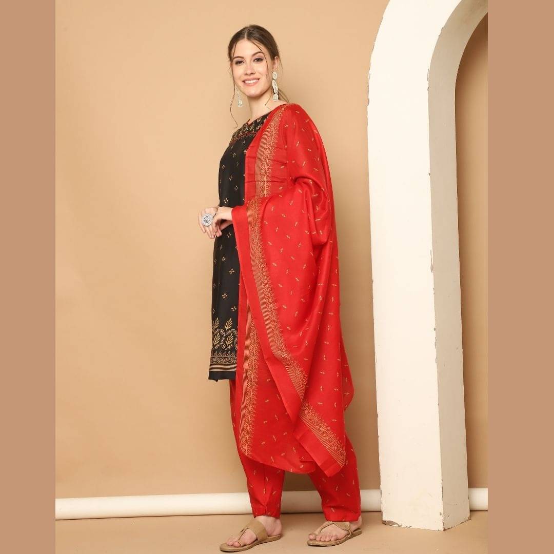 Rajnandini Women Cotton Blend Printed Straight Kurti With Patiala Salwar ( Black ) Rajnandini Women Cotton Blend Printed Straight Kurti With Patiala Salwar ( Black )