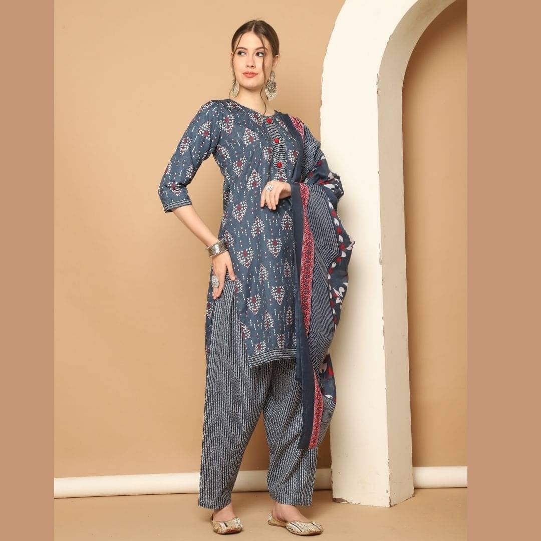 Rajnandini Women Cotton Blend Printed Straight Kurti With Patiala Salwar ( Grey ) Rajnandini Women Cotton Blend Printed Straight Kurti With Patiala Salwar ( Grey )