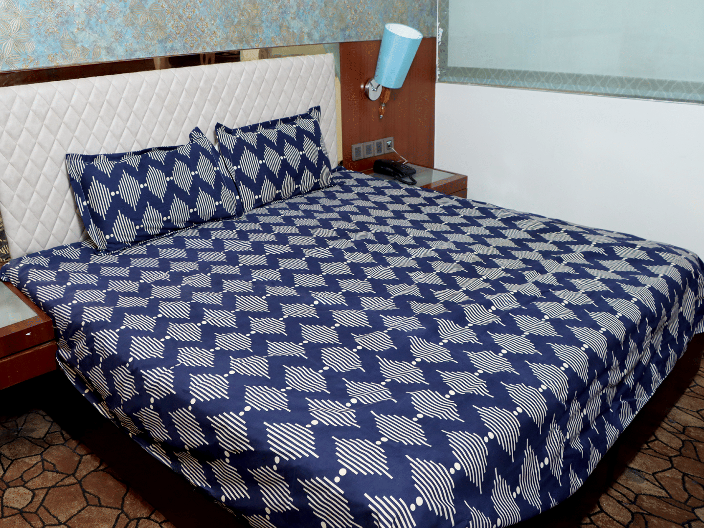     			VEAHOME Cotton 1 Double Bedsheet with 2 Pillow Covers ( Blue )