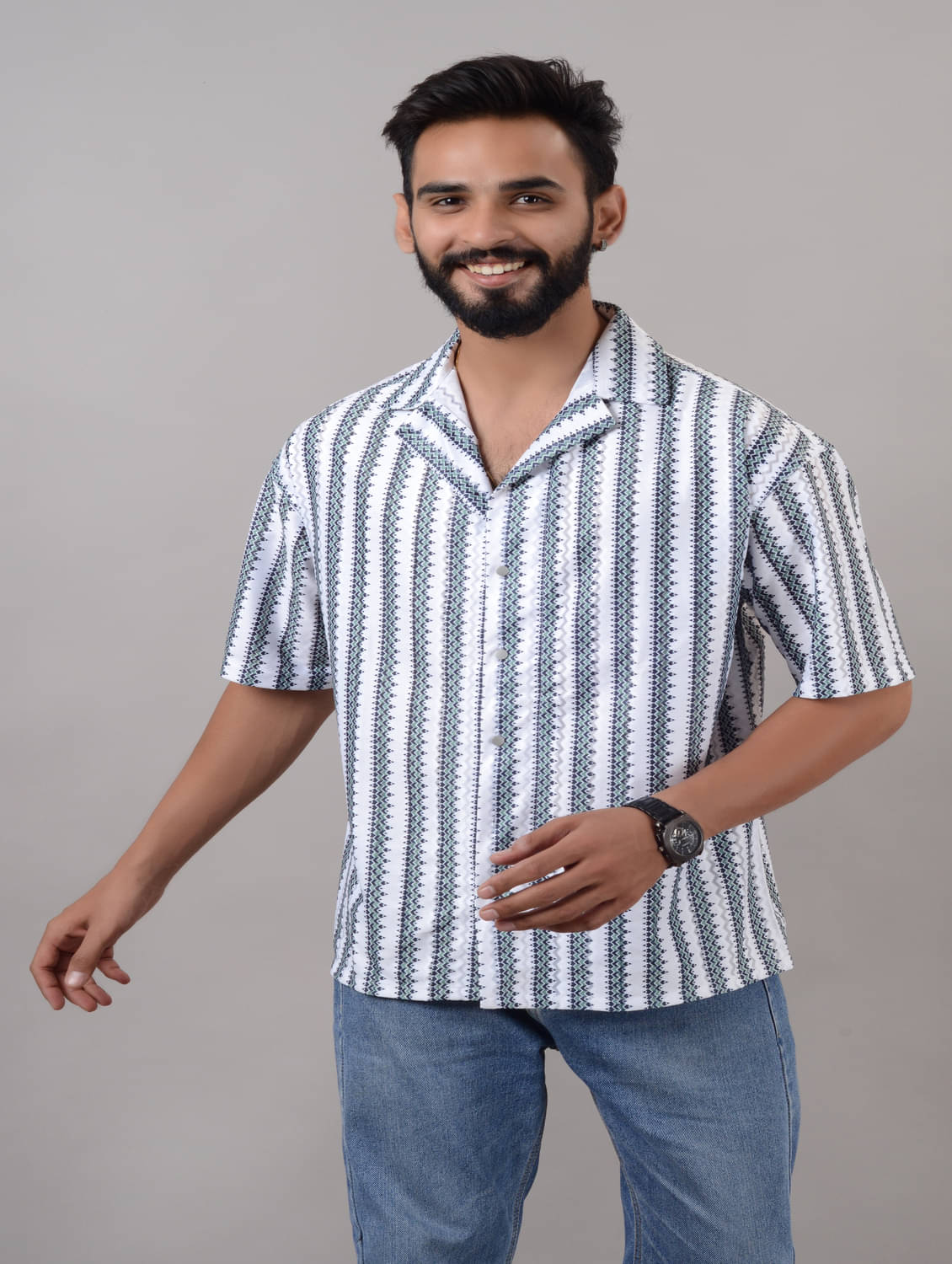VILLAIN Cotton Blend Oversized Fit Printed 3/4th Sleeves Men's Casual Shirt - Green ( Pack of 1 )     			VILLAIN Cotton Blend Oversized Fit Printed 3/4th Sleeves Men's Casual Shirt - Green ( Pack of 1 )