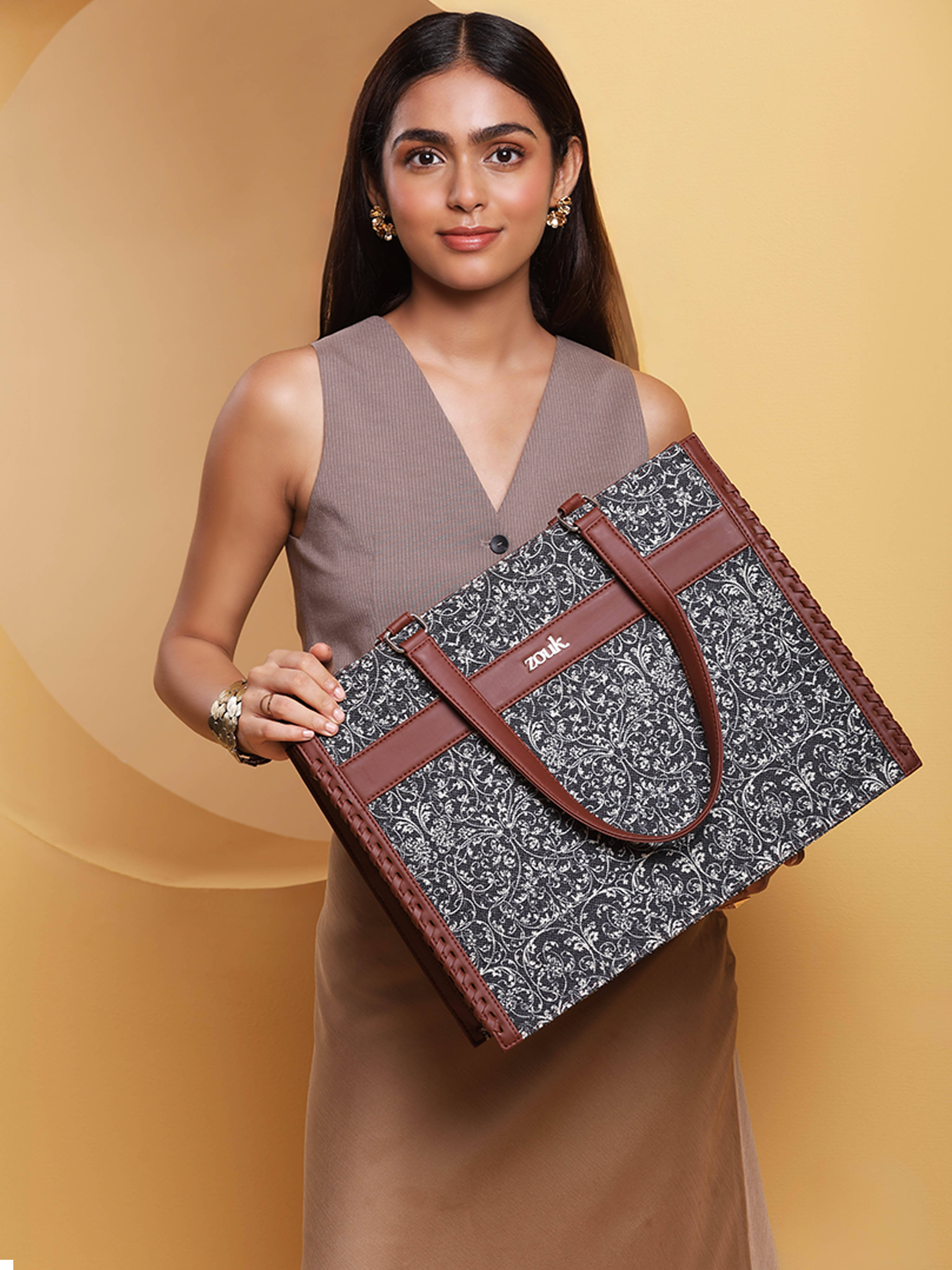 Zouk Tote Bag Jute Set of 1 ( Black ) Zouk Tote Bag Jute Set of 1 ( Black )