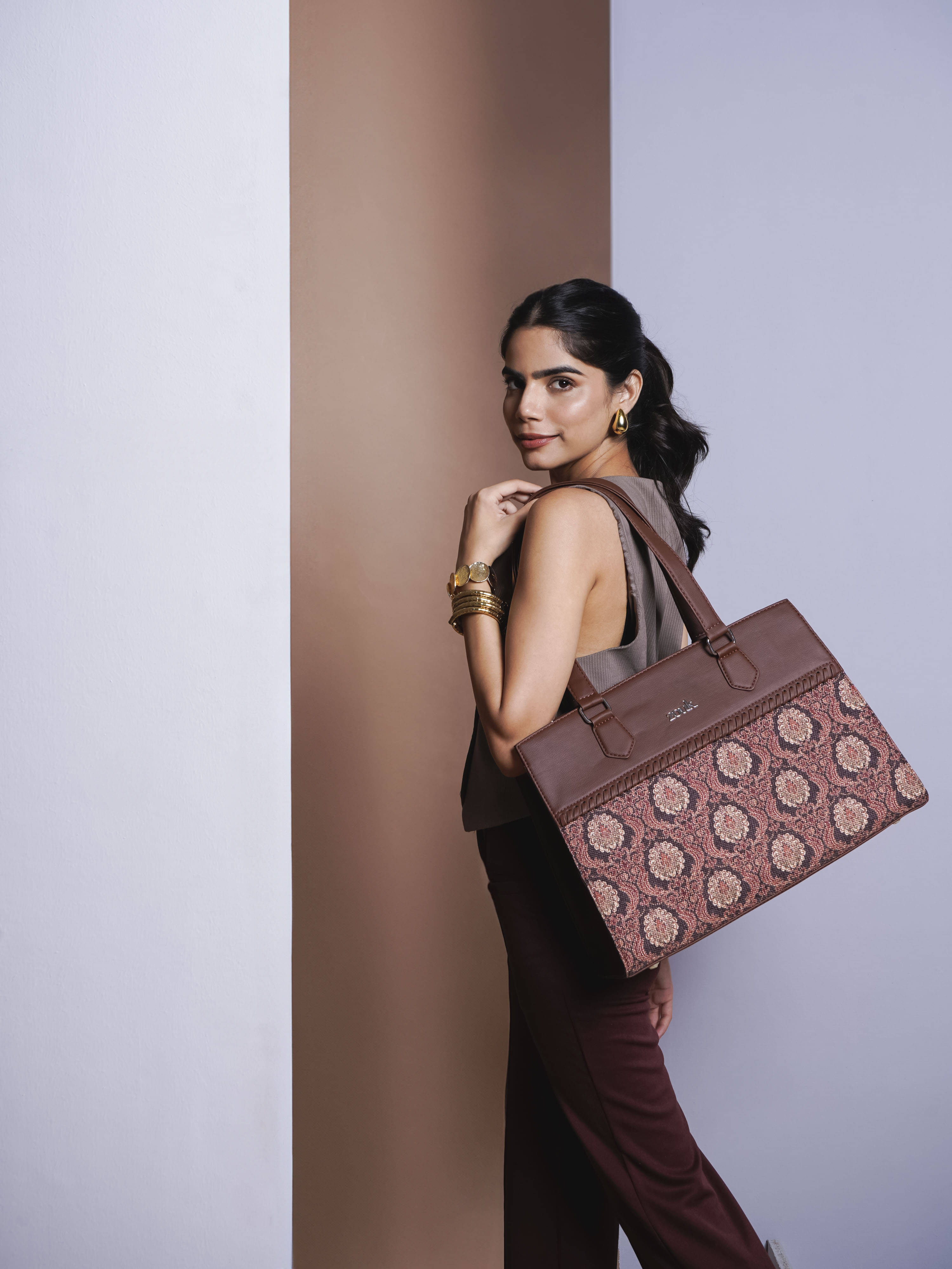    			Zouk Tote Bag Jute Set of 1 ( Brown )