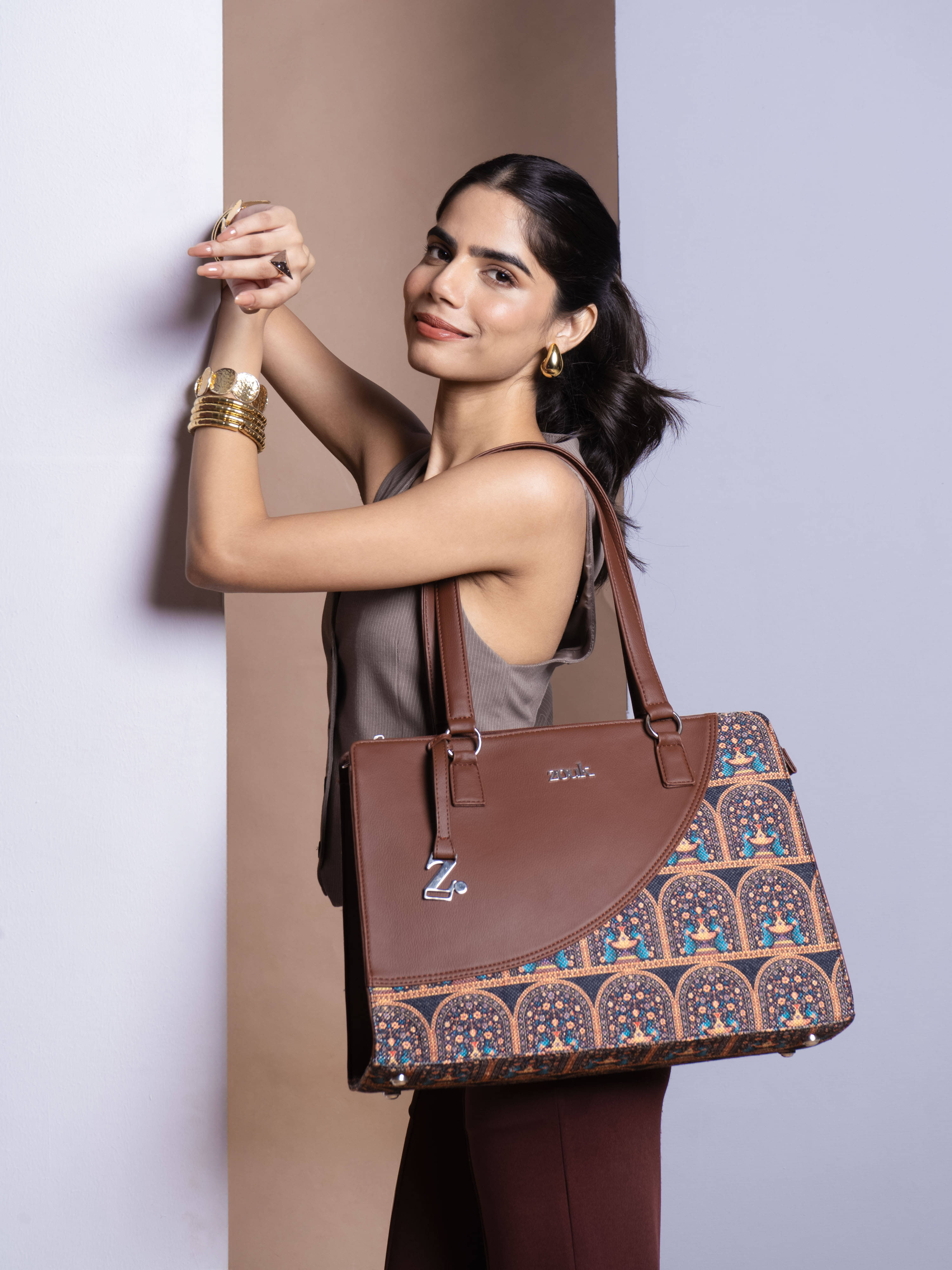     			Zouk Tote Bag Jute Set of 1 ( Multicolor )