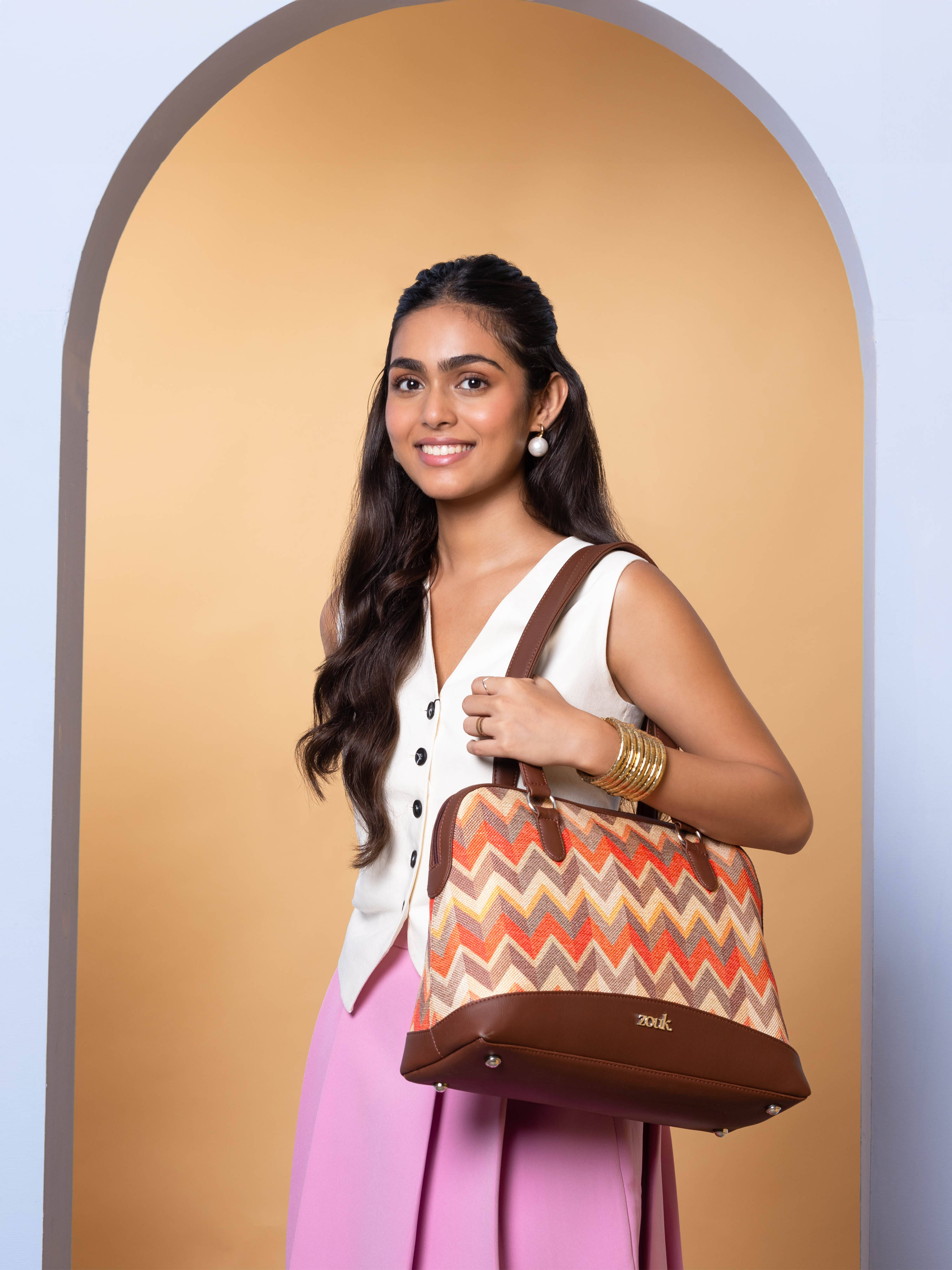     			Zouk Shoulder Bag Jute Set of 1 ( Orange )