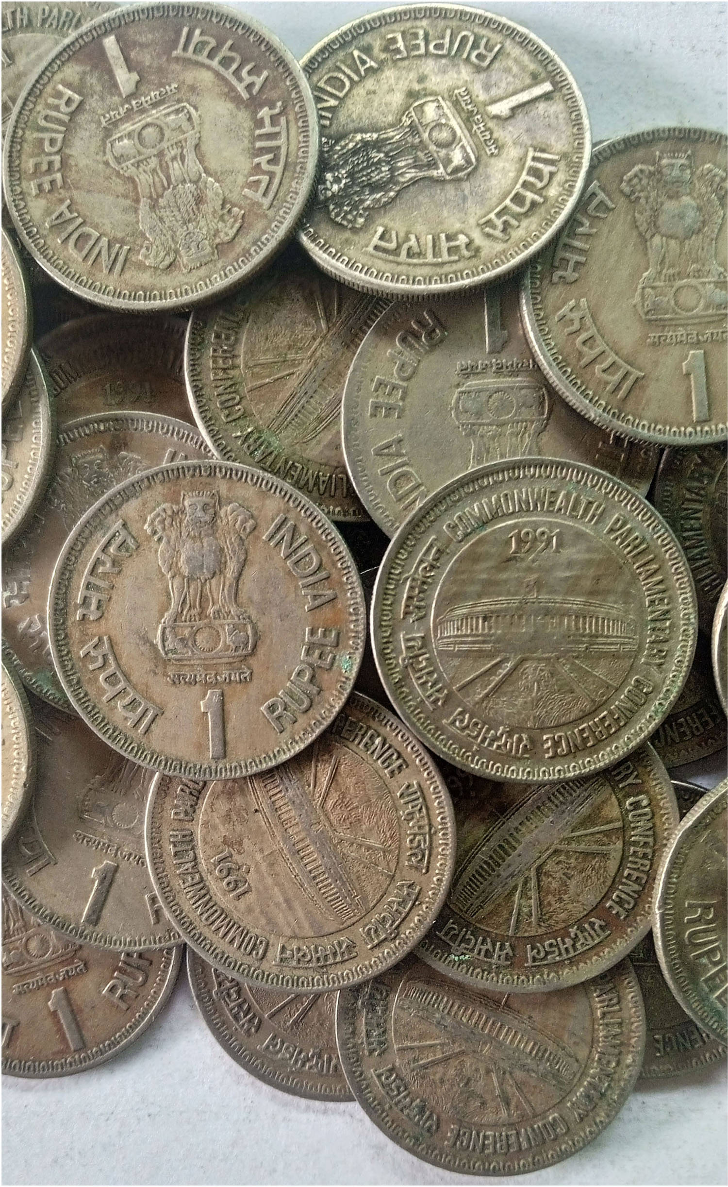     			1 RUPEE COMMEMORATIVE COMMONWEALTH PARLIAMENTARY CONFRANCE